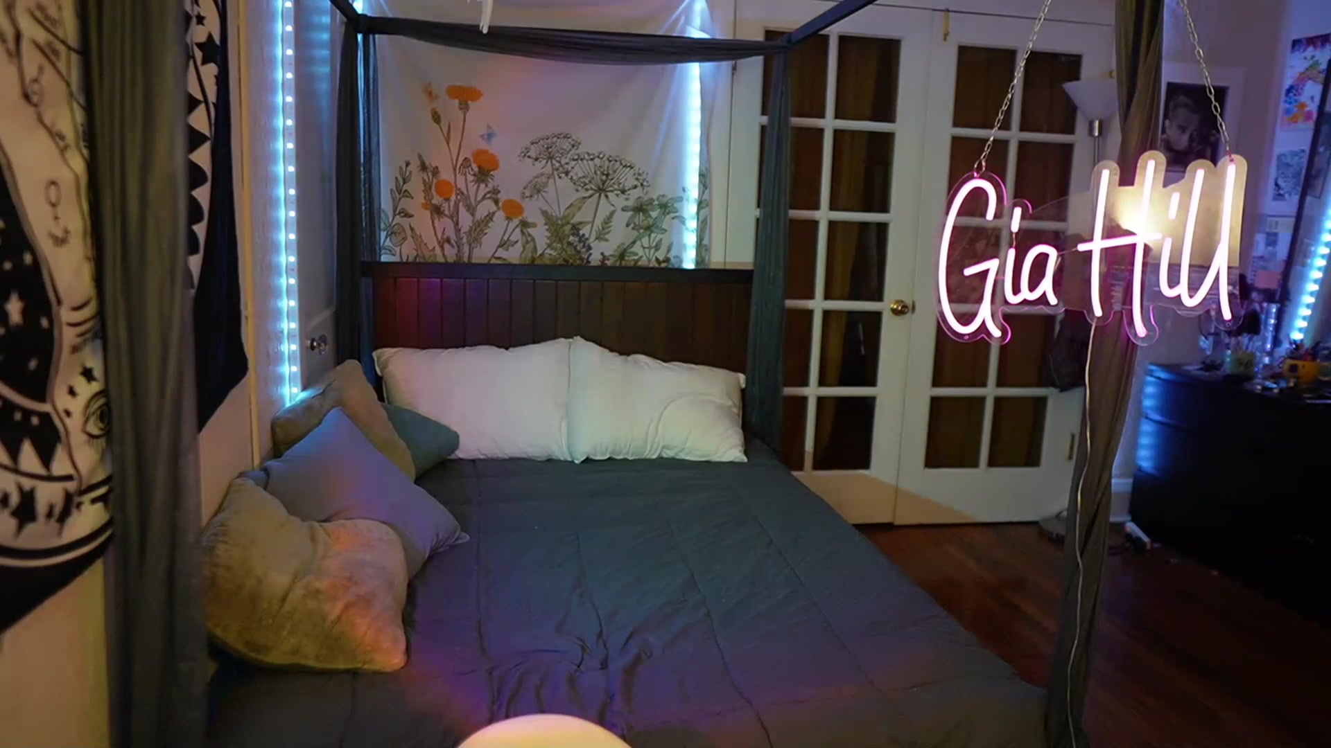 Gallery image thumbnail from Gia_Hill's myfreecams stream on, 04/04/2023, 01:58 image 15 of 20