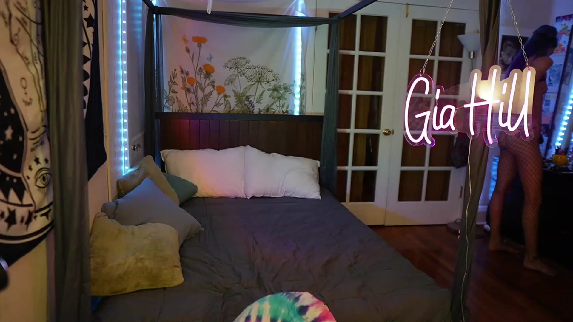 Gallery image thumbnail from Gia_Hill's myfreecams stream on, 04/04/2023, 04:45 image 5 of 20