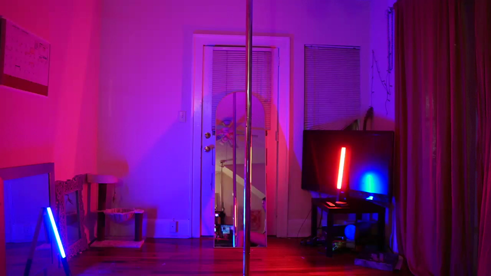 Gallery image thumbnail from Gia_Hill's myfreecams stream on, 04/07/2023, 04:04 image 12 of 20