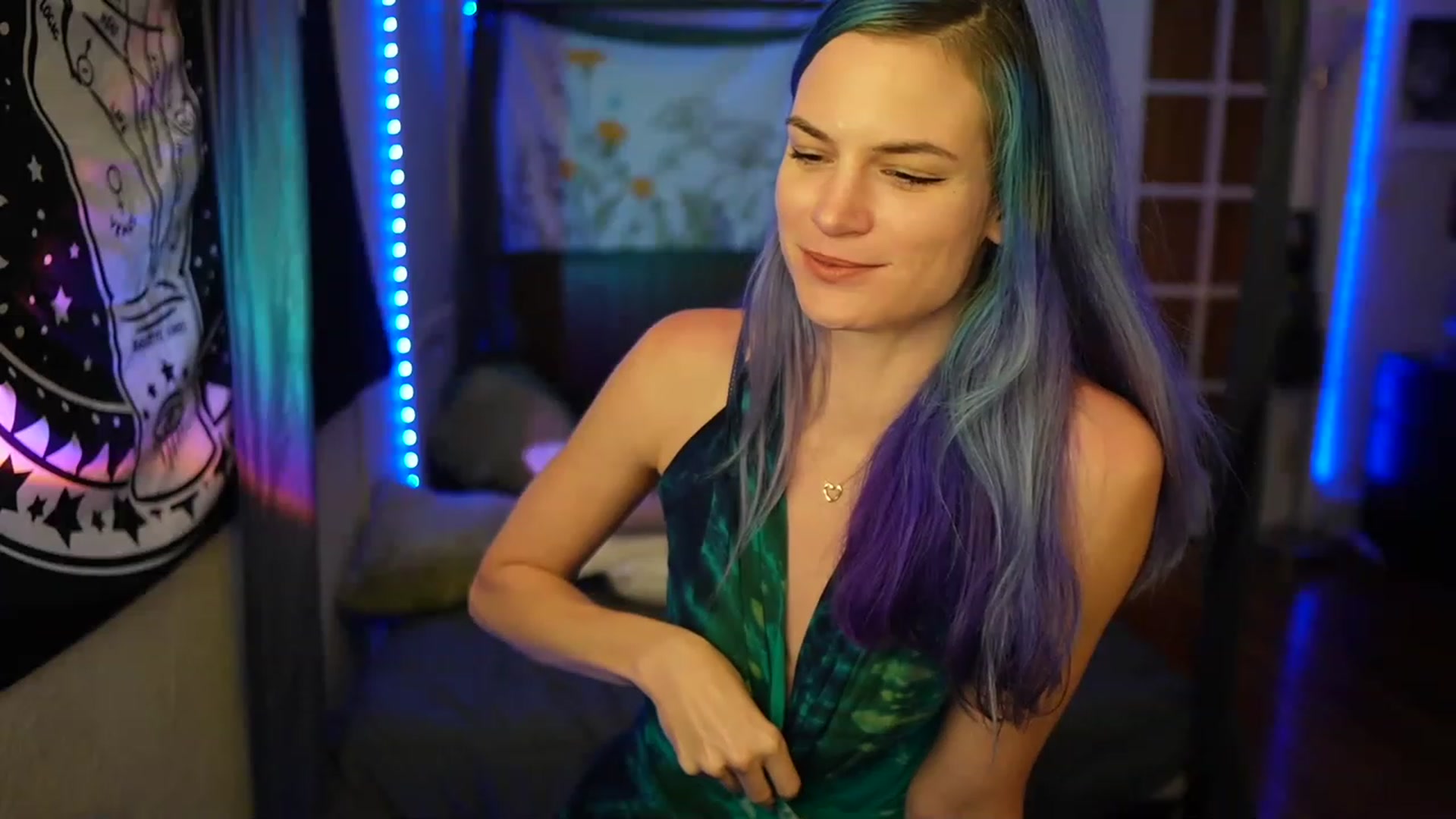 Gallery image thumbnail from Gia_Hill's myfreecams stream on, 04/08/2023, 03:38 image 5 of 20