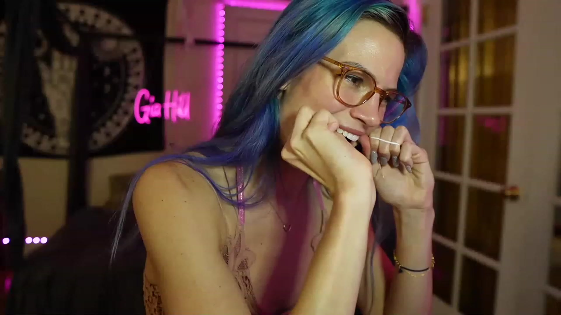 Gallery image thumbnail from Gia_Hill's myfreecams stream on, 04/12/2023, 23:10 image 7 of 20