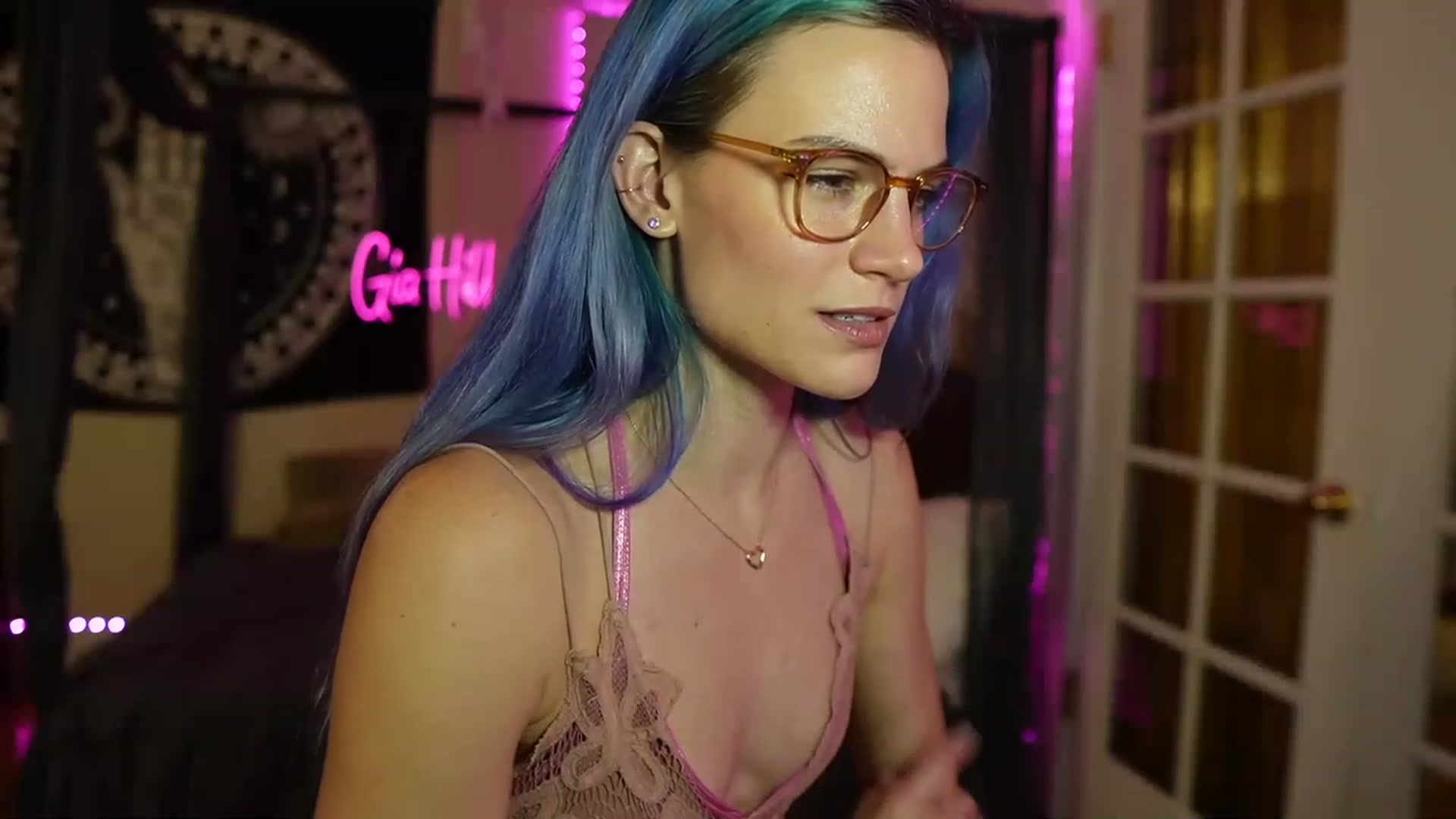 Gallery image thumbnail from Gia_Hill's myfreecams stream on, 04/12/2023, 23:10 image 18 of 20