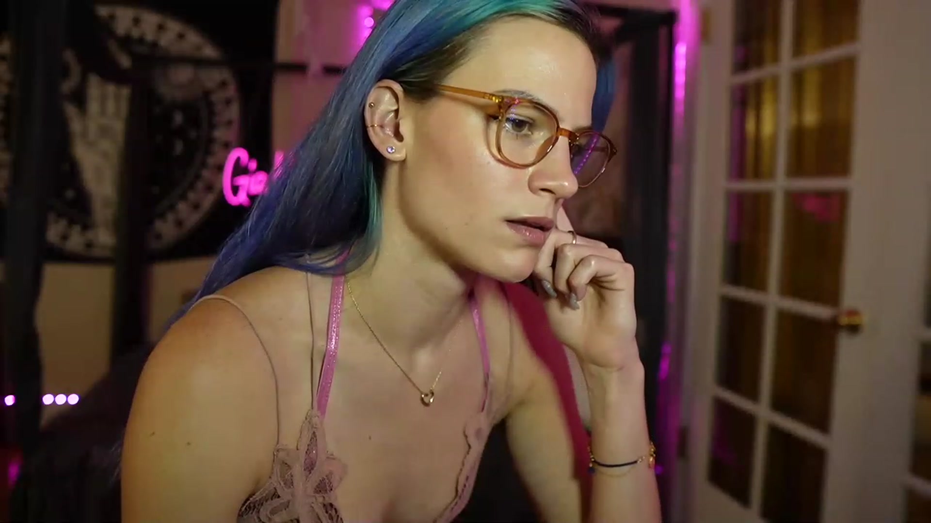 Gallery image thumbnail from Gia_Hill's myfreecams stream on, 04/12/2023, 23:10 image 12 of 20