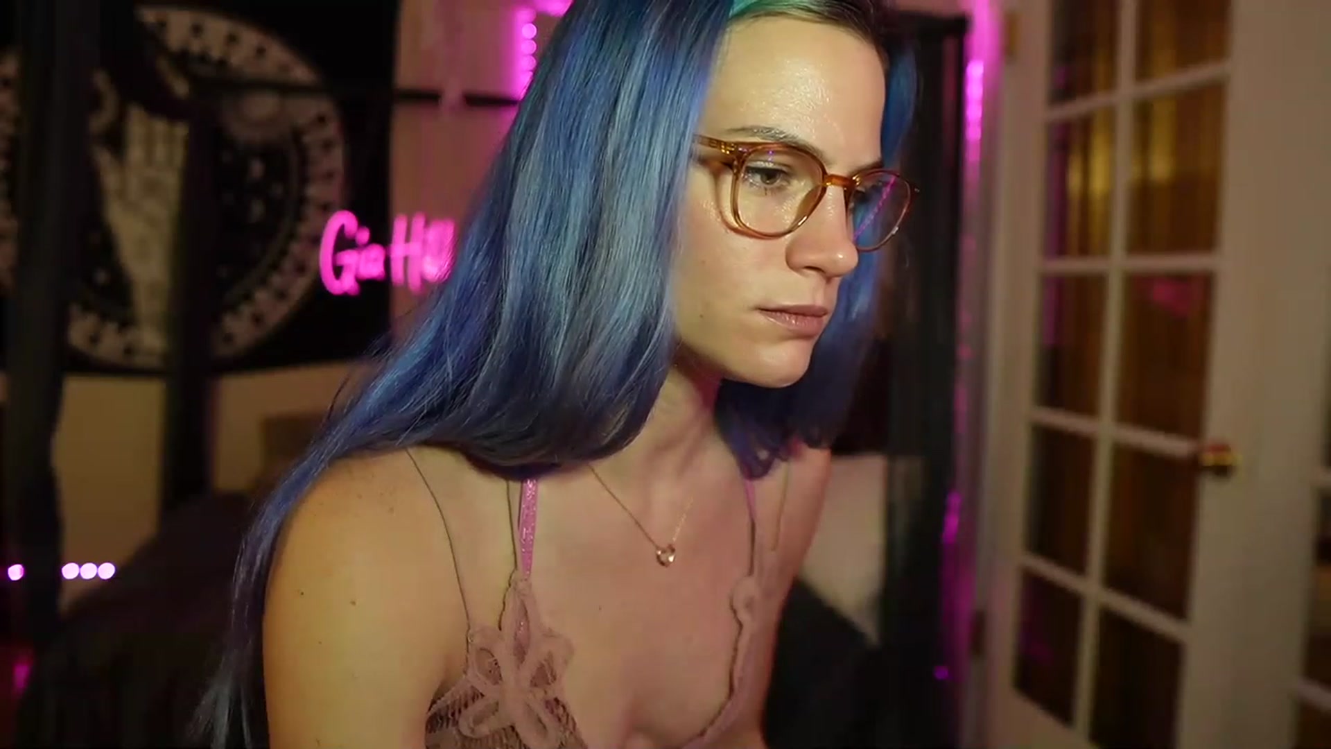 Gallery image thumbnail from Gia_Hill's myfreecams stream on, 04/12/2023, 23:10 image 15 of 20