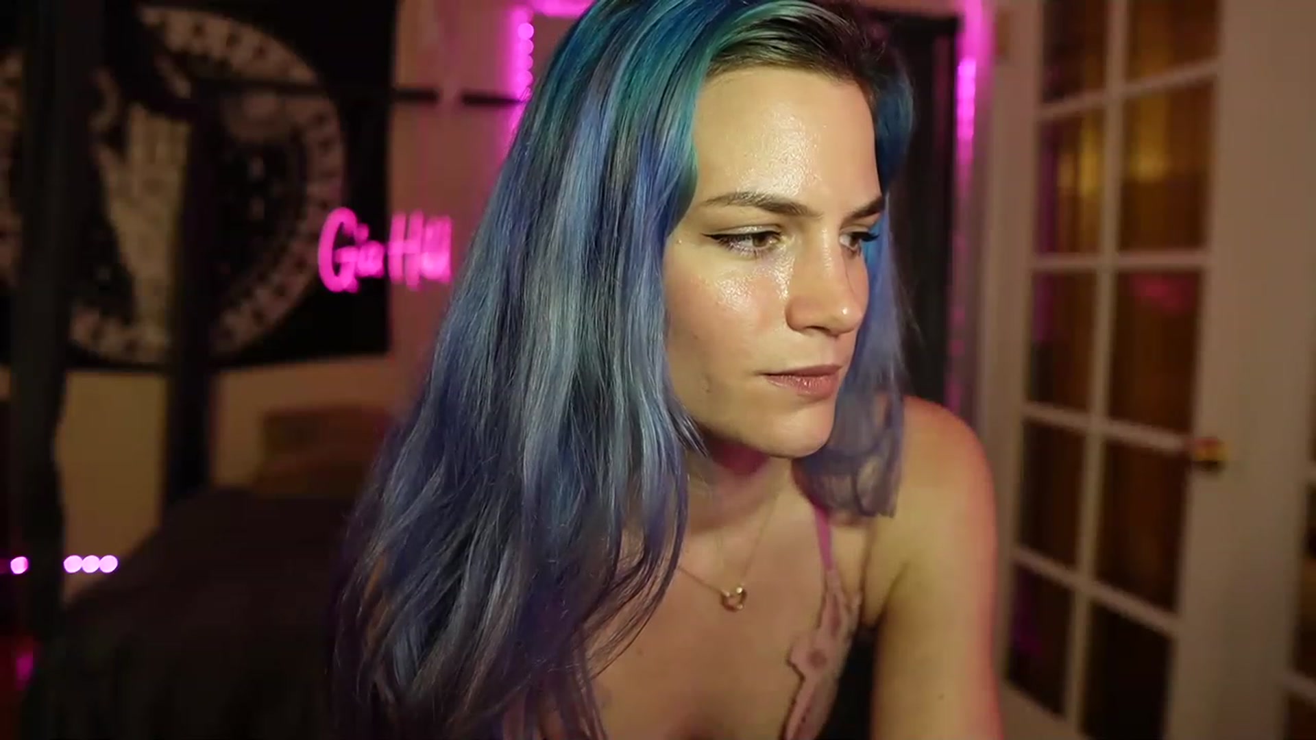 Gallery image thumbnail from Gia_Hill's myfreecams stream on, 04/13/2023, 24:04 image 5 of 20