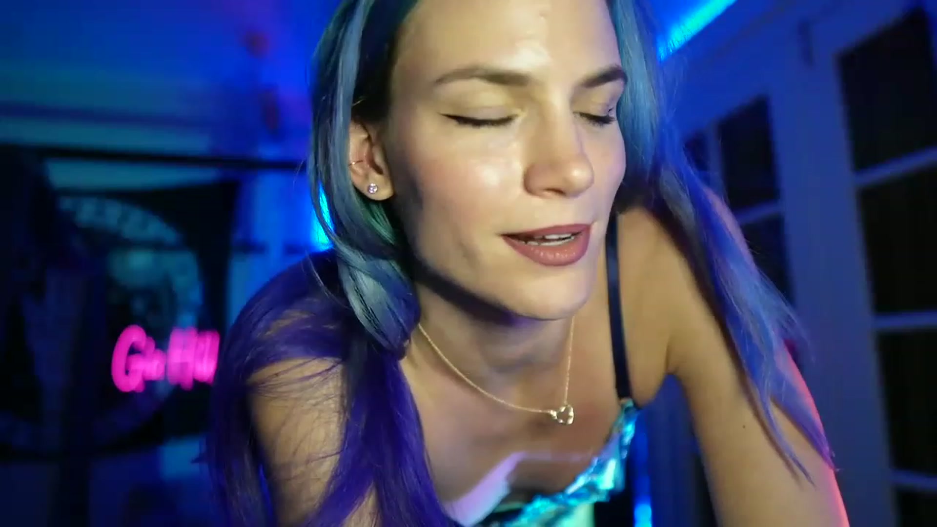 Gallery image thumbnail from Gia_Hill's myfreecams stream on, 04/15/2023, 02:17 image 10 of 20