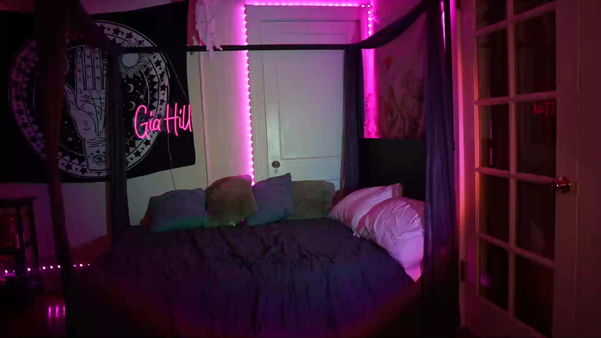 Gallery image thumbnail from Gia_Hill's myfreecams stream on, 04/16/2023, 03:39 image 9 of 20