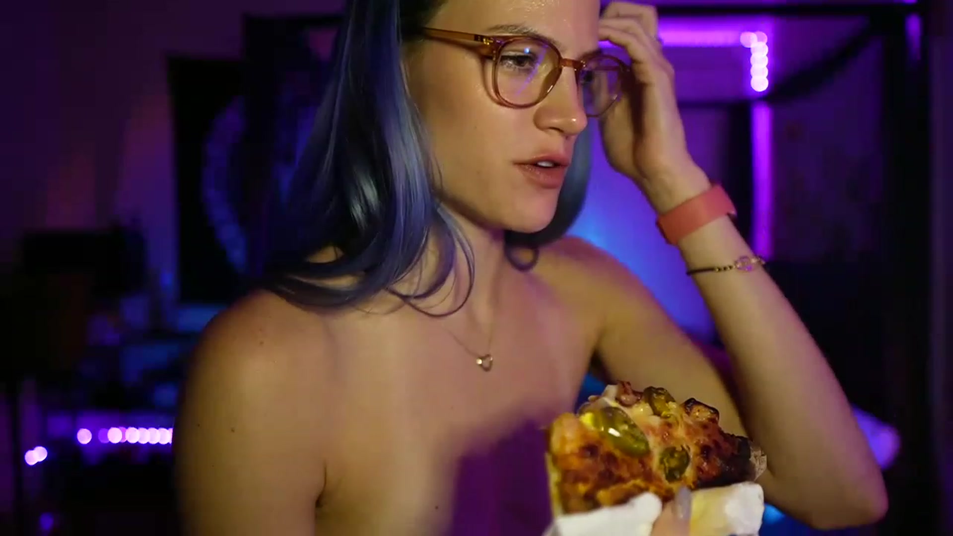 Gallery image thumbnail from Gia_Hill's myfreecams stream on, 04/18/2023, 03:01 image 3 of 20