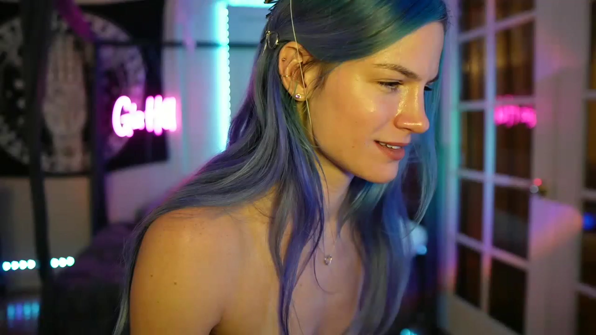 Gallery image thumbnail from Gia_Hill's myfreecams stream on, 04/19/2023, 01:27 image 16 of 20