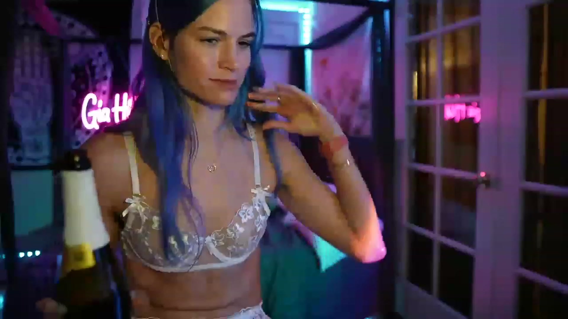 Gallery image thumbnail from Gia_Hill's myfreecams stream on, 04/19/2023, 01:27 image 7 of 20