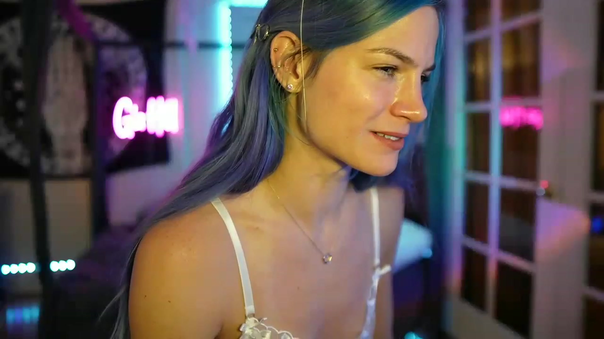 Gallery image thumbnail from Gia_Hill's myfreecams stream on, 04/19/2023, 02:41 image 1 of 20