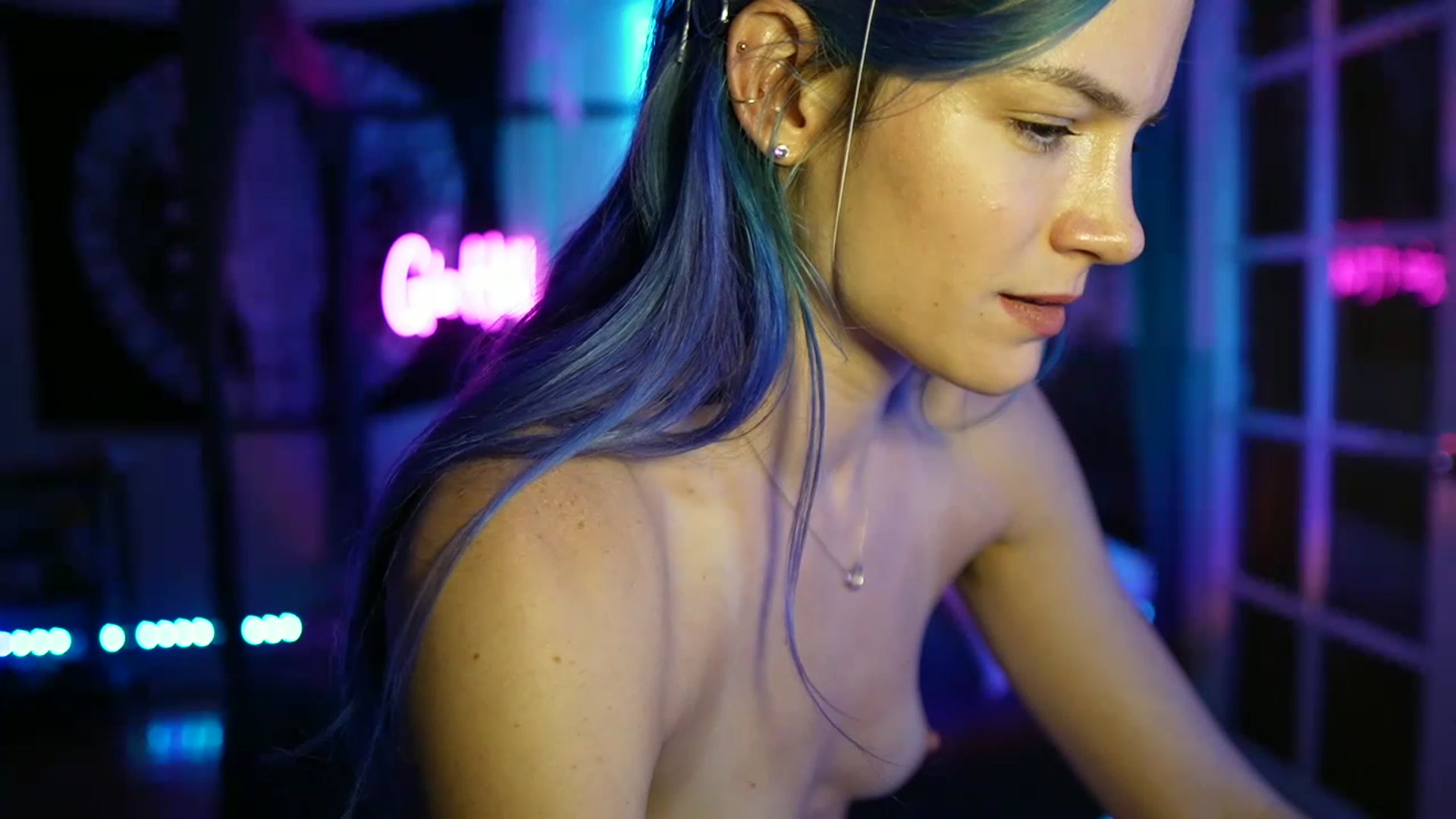 Gallery image thumbnail from Gia_Hill's myfreecams stream on, 04/19/2023, 03:17 image 14 of 20