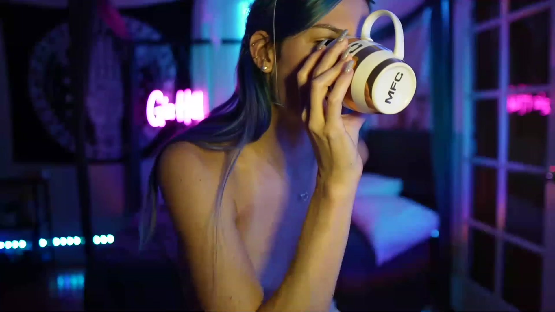 Gallery image thumbnail from Gia_Hill's myfreecams stream on, 04/19/2023, 03:17 image 9 of 20