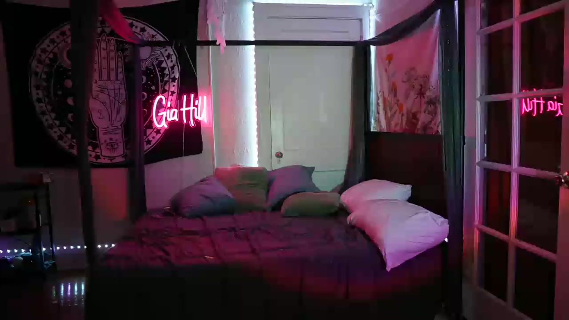 Gallery image thumbnail from Gia_Hill's myfreecams stream on, 04/19/2023, 03:17 image 19 of 20