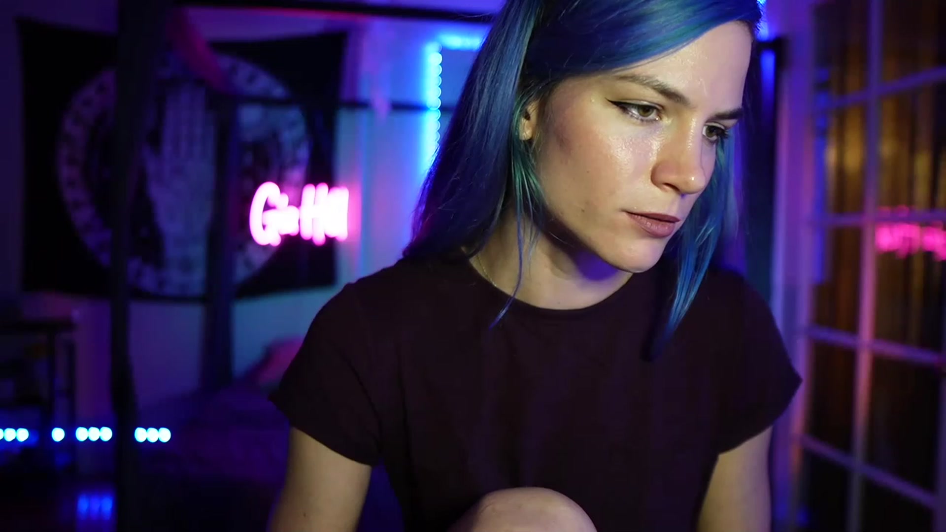 Gallery image thumbnail from Gia_Hill's myfreecams stream on, 04/20/2023, 24:29 image 16 of 20
