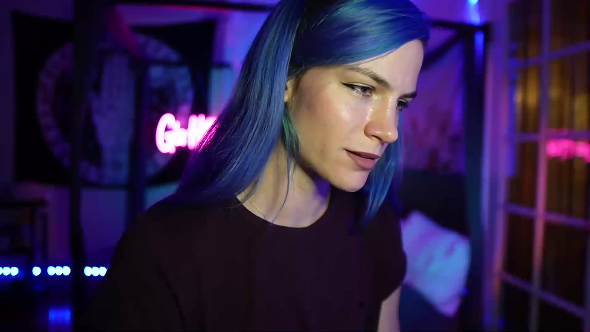 Gallery image thumbnail from Gia_Hill's myfreecams stream on, 04/20/2023, 24:39 image 7 of 20
