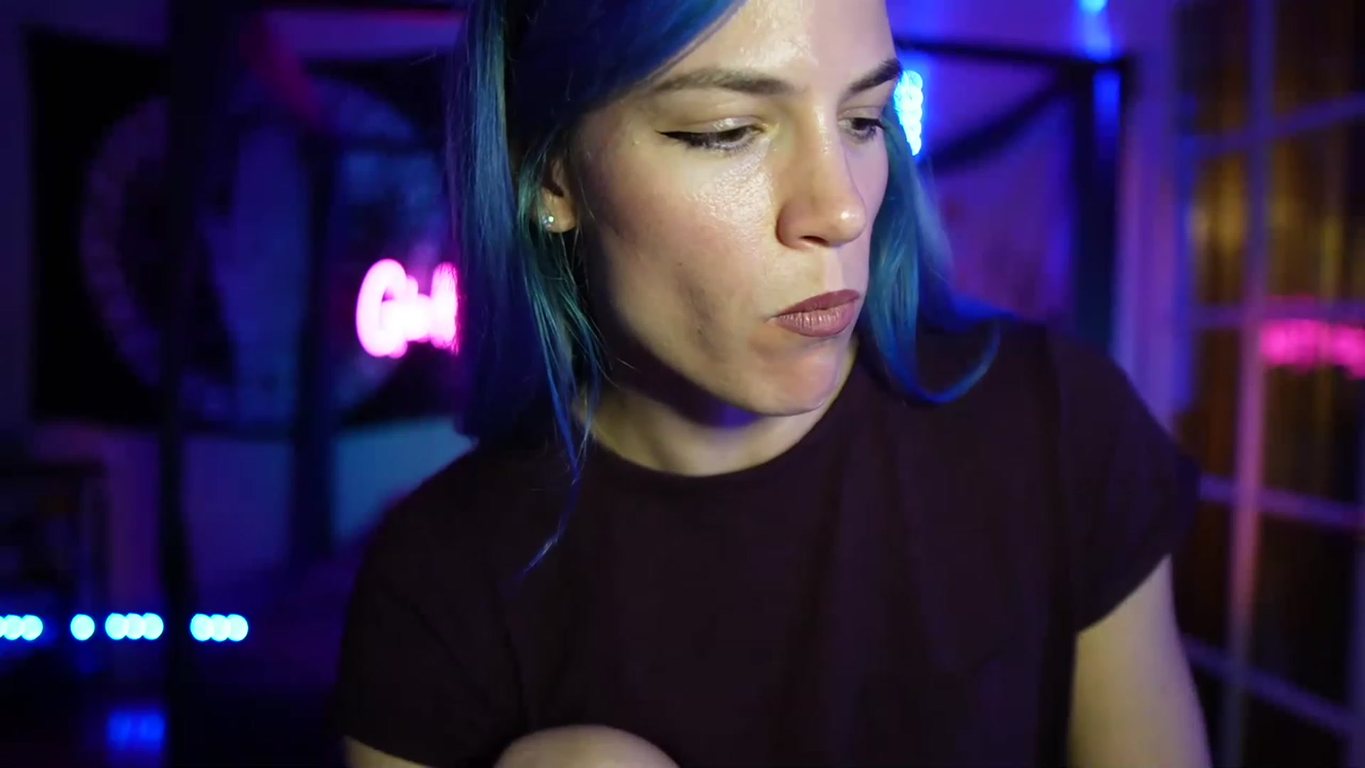 Gallery image thumbnail from Gia_Hill's myfreecams stream on, 04/20/2023, 24:39 image 5 of 20
