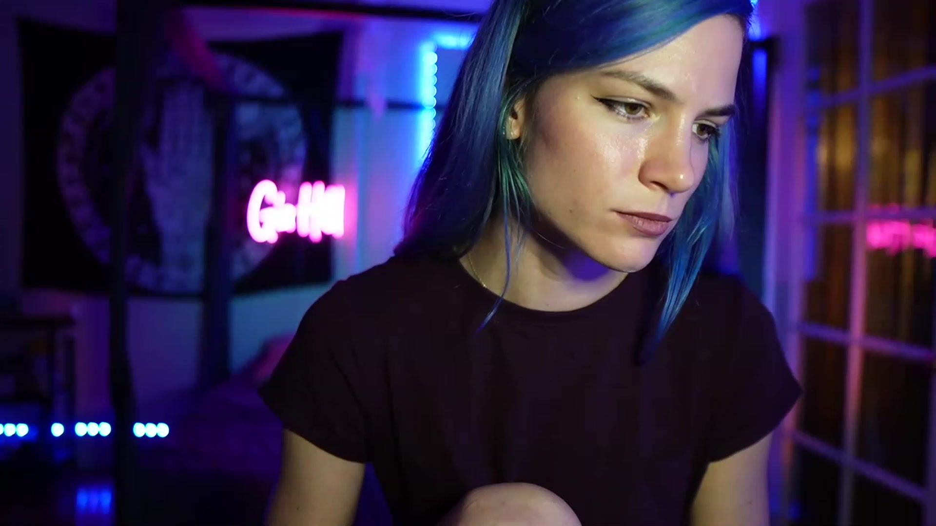 Gallery image thumbnail from Gia_Hill's myfreecams stream on, 04/20/2023, 24:39 image 6 of 20