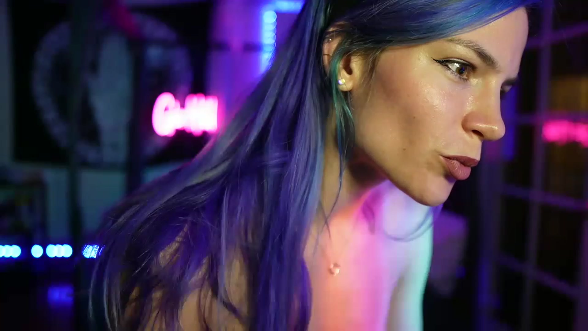 Gallery image thumbnail from Gia_Hill's myfreecams stream on, 04/20/2023, 01:46 image 6 of 20