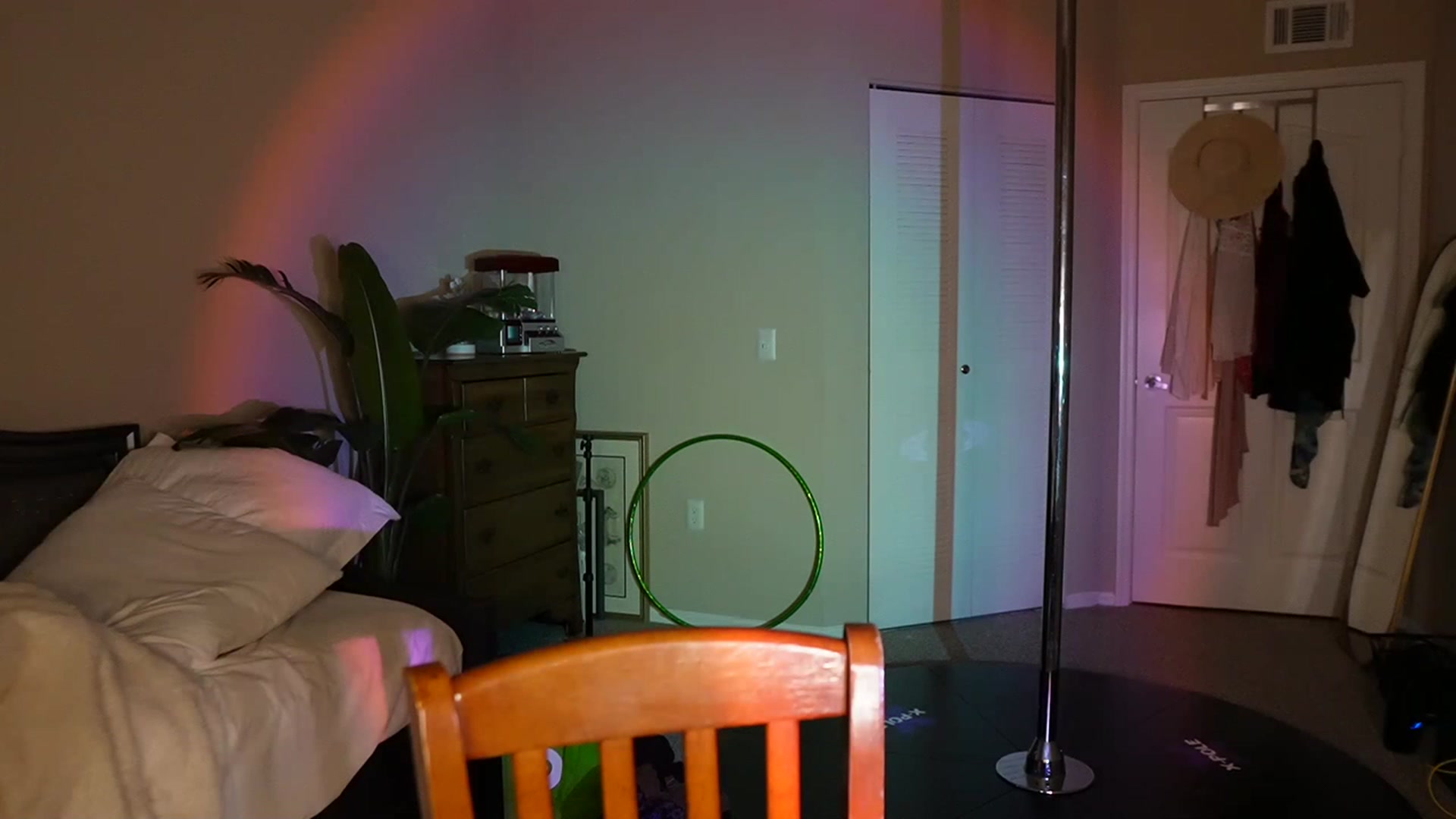 Gallery image thumbnail from Gia_Hill's myfreecams stream on, 04/22/2023, 01:29 image 7 of 20
