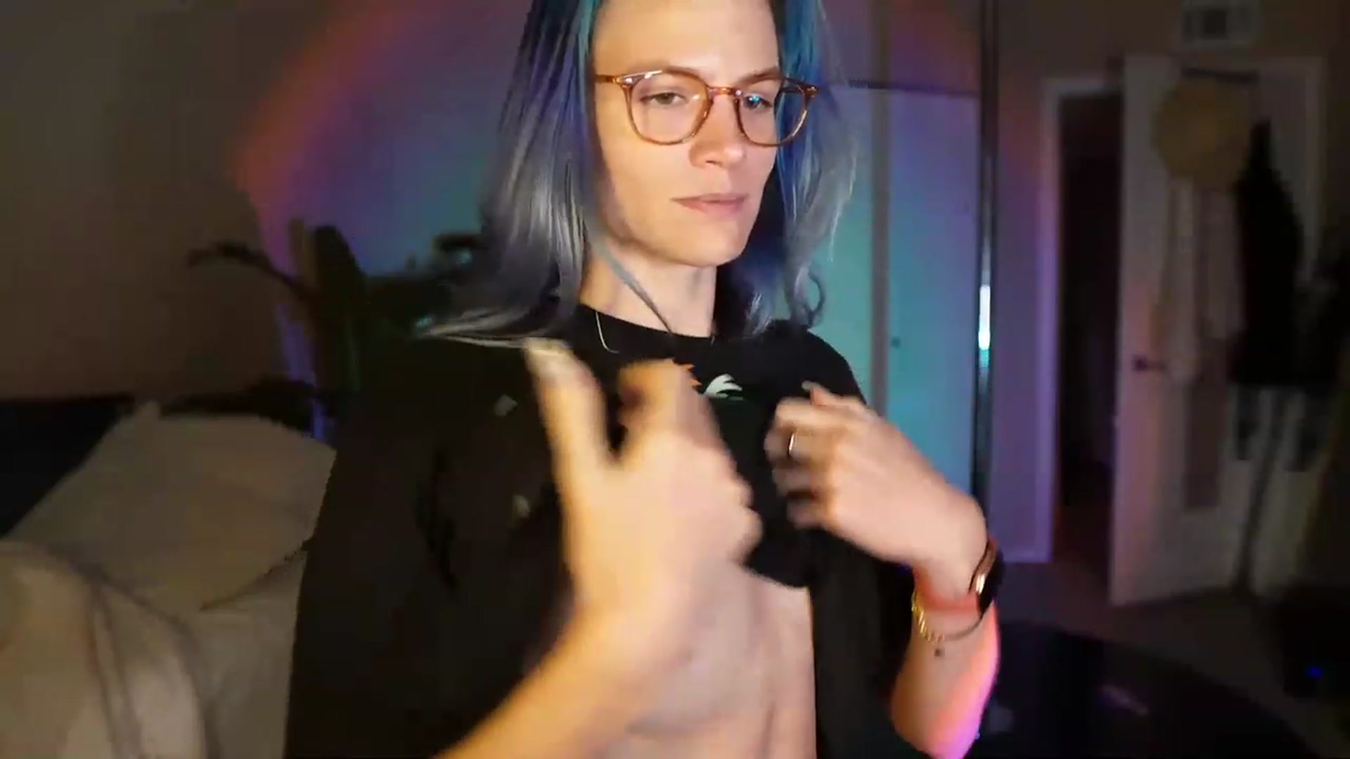 Gallery image thumbnail from Gia_Hill's myfreecams stream on, 04/22/2023, 01:29 image 8 of 20