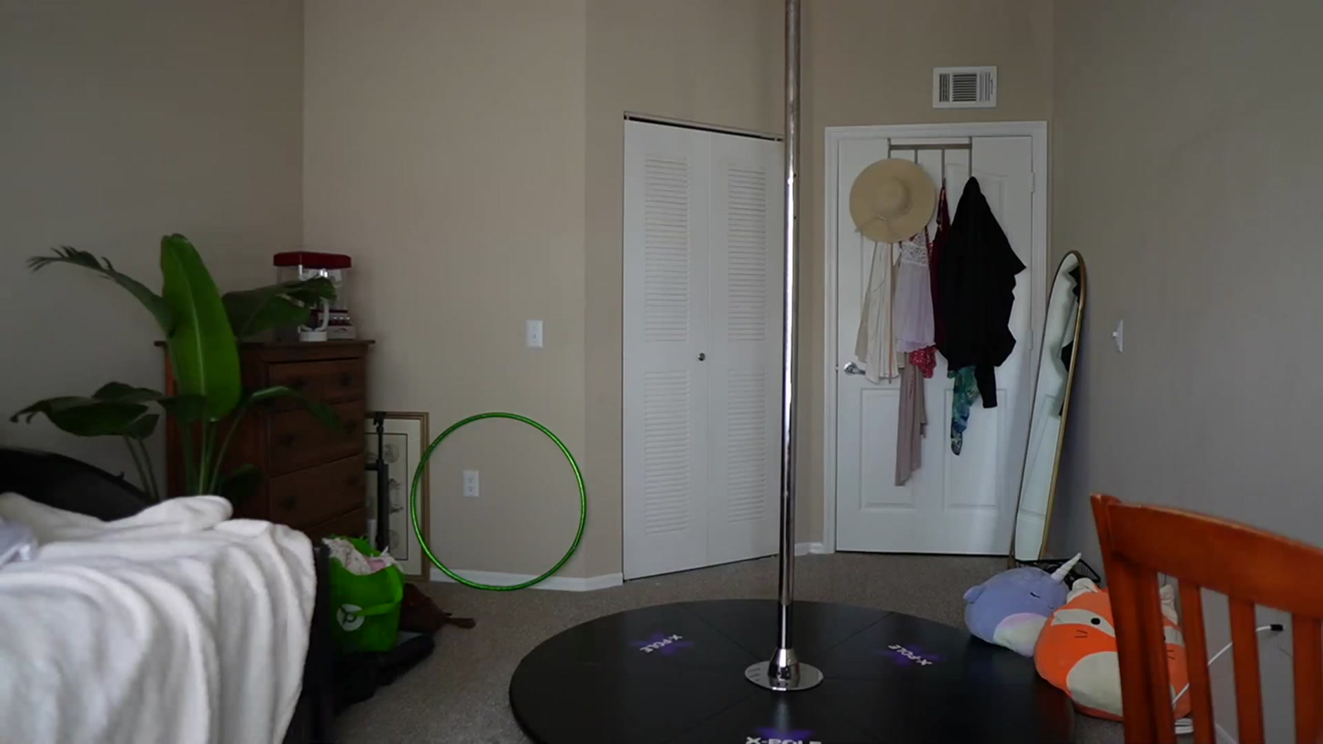 Gallery image thumbnail from Gia_Hill's myfreecams stream on, 04/22/2023, 19:04 image 20 of 20
