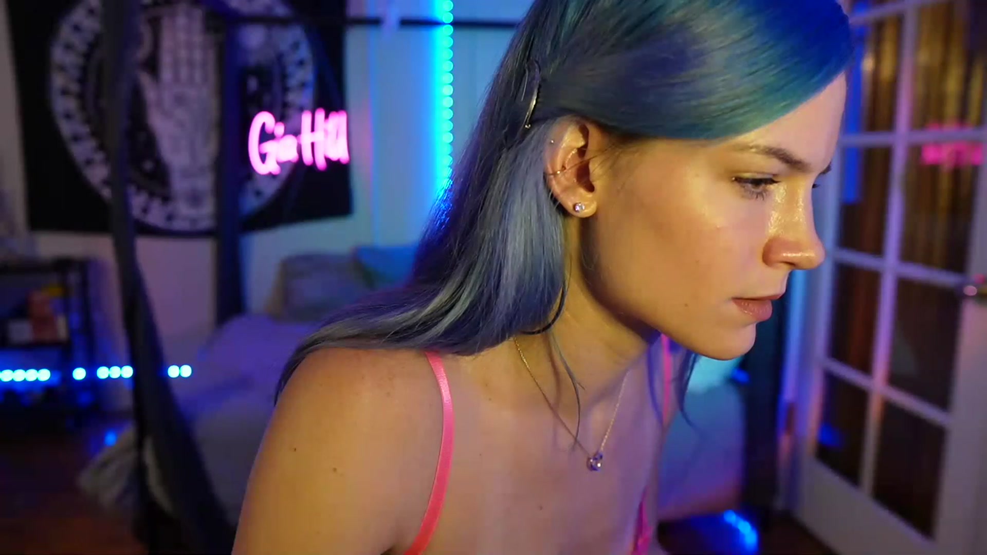 Gallery image thumbnail from Gia_Hill's myfreecams stream on, 04/26/2023, 01:17 image 15 of 20