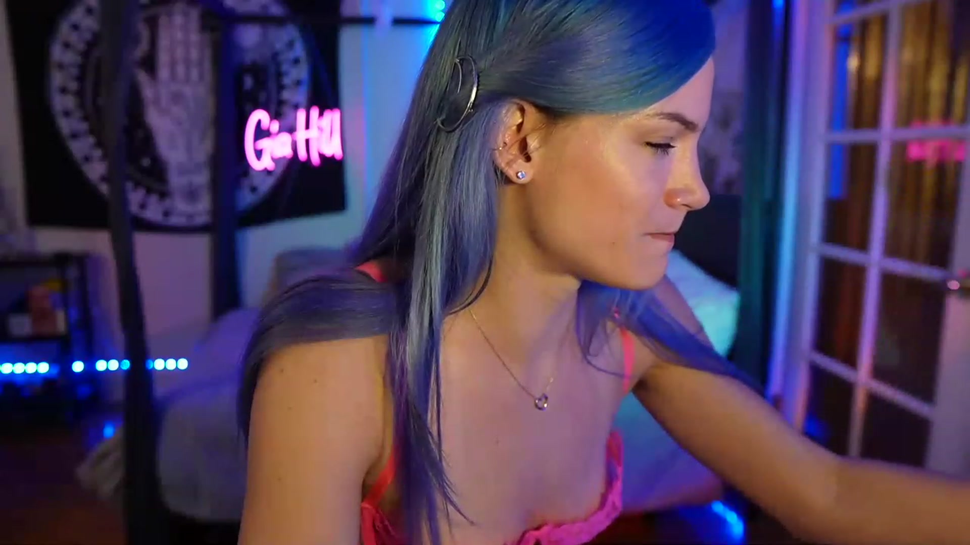Gallery image thumbnail from Gia_Hill's myfreecams stream on, 04/26/2023, 01:17 image 17 of 20