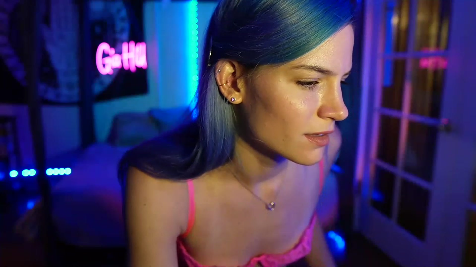Gallery image thumbnail from Gia_Hill's myfreecams stream on, 04/26/2023, 01:17 image 11 of 20