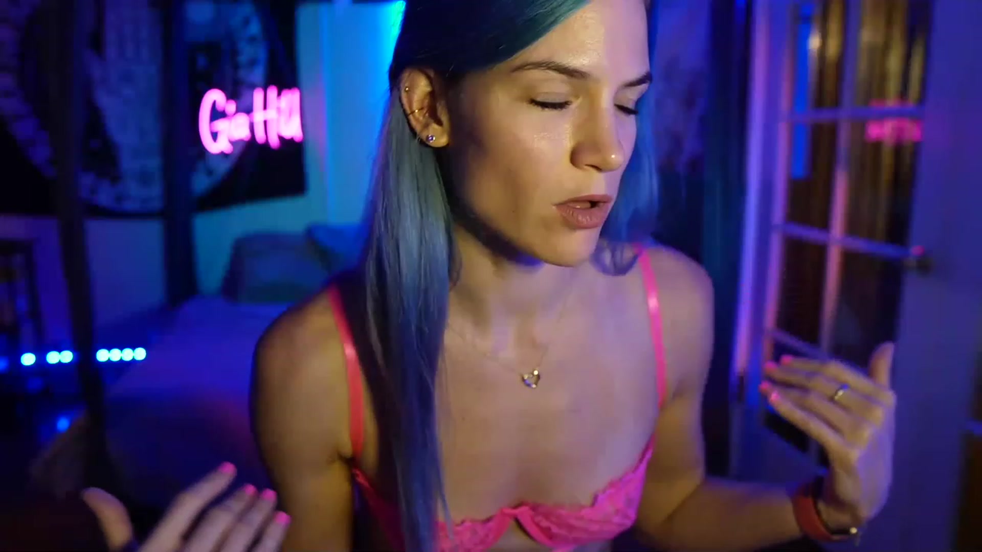 Gallery image thumbnail from Gia_Hill's myfreecams stream on, 04/26/2023, 01:17 image 9 of 20