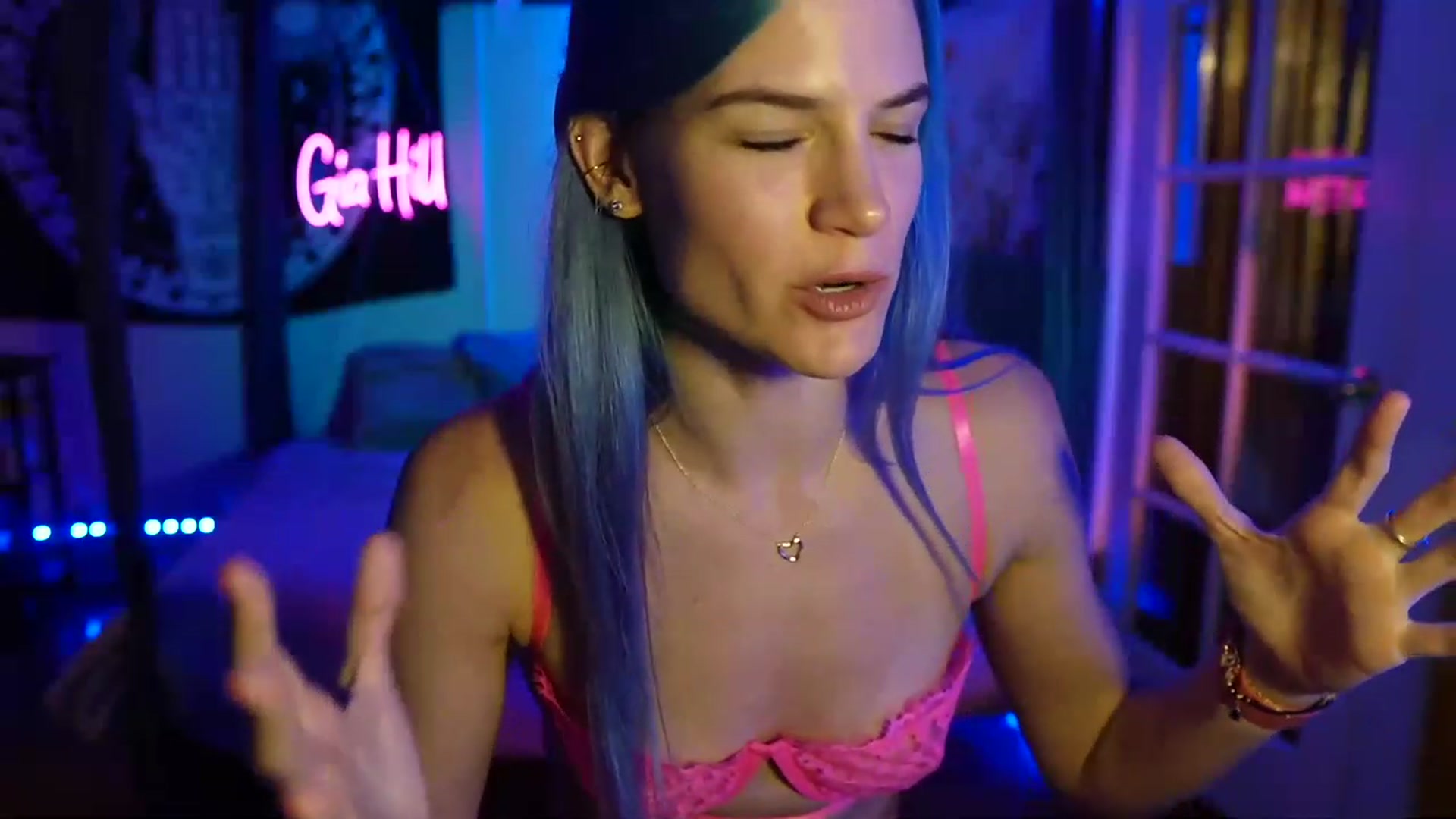 Gallery image thumbnail from Gia_Hill's myfreecams stream on, 04/26/2023, 01:17 image 8 of 20
