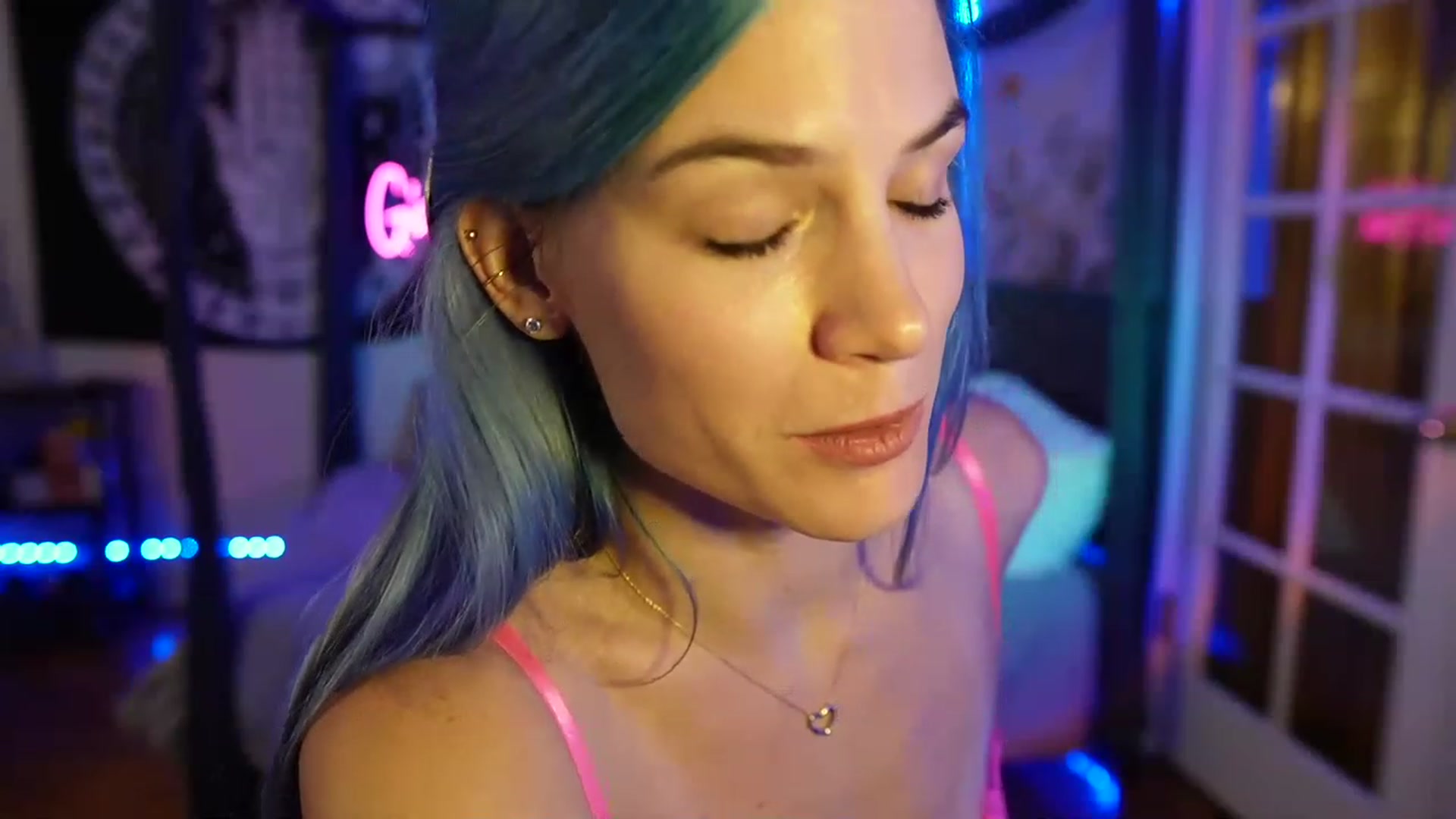 Gallery image thumbnail from Gia_Hill's myfreecams stream on, 04/26/2023, 01:17 image 18 of 20