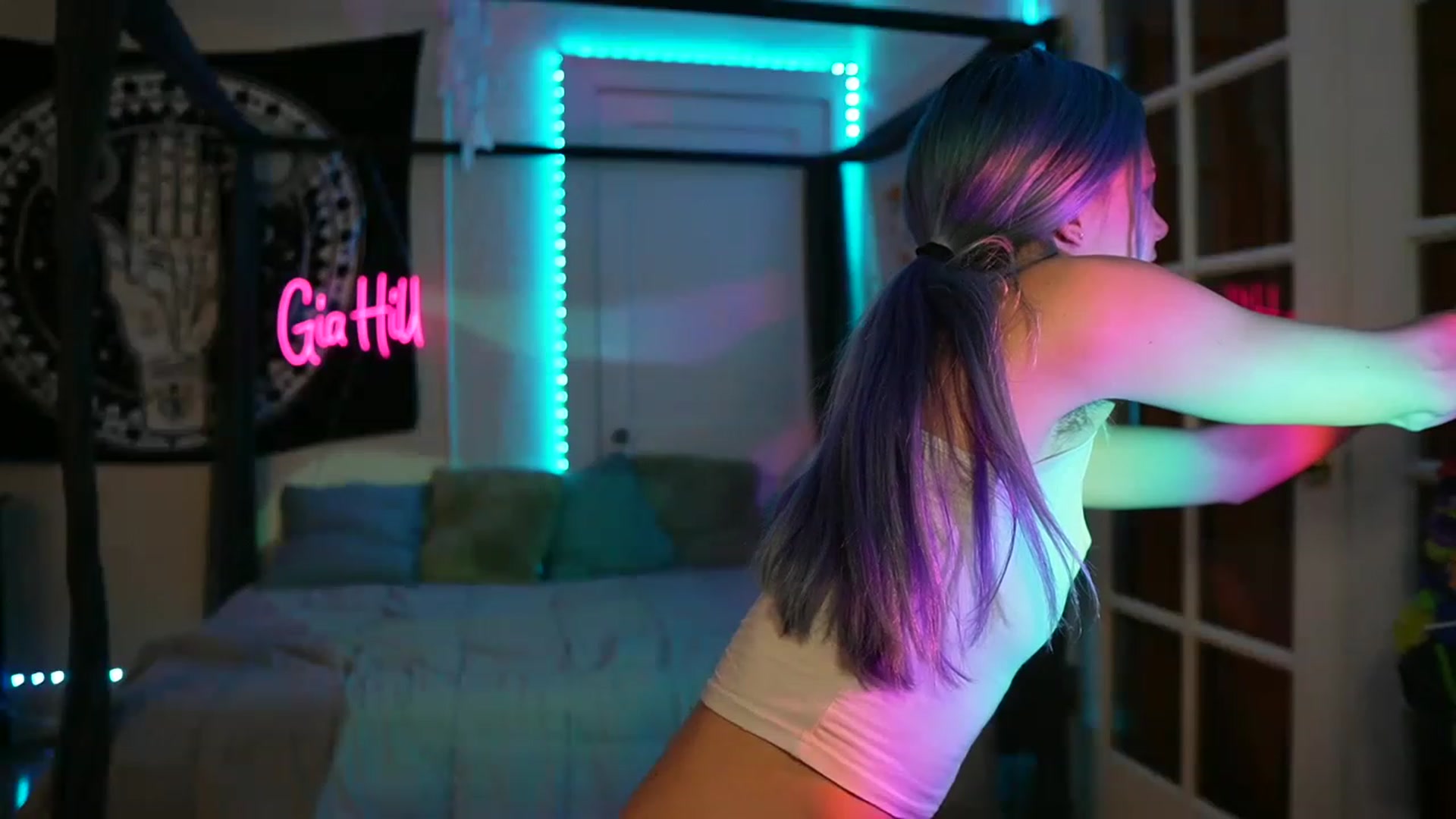 Gallery image thumbnail from Gia_Hill's myfreecams stream on, 04/28/2023, 24:46 image 11 of 20