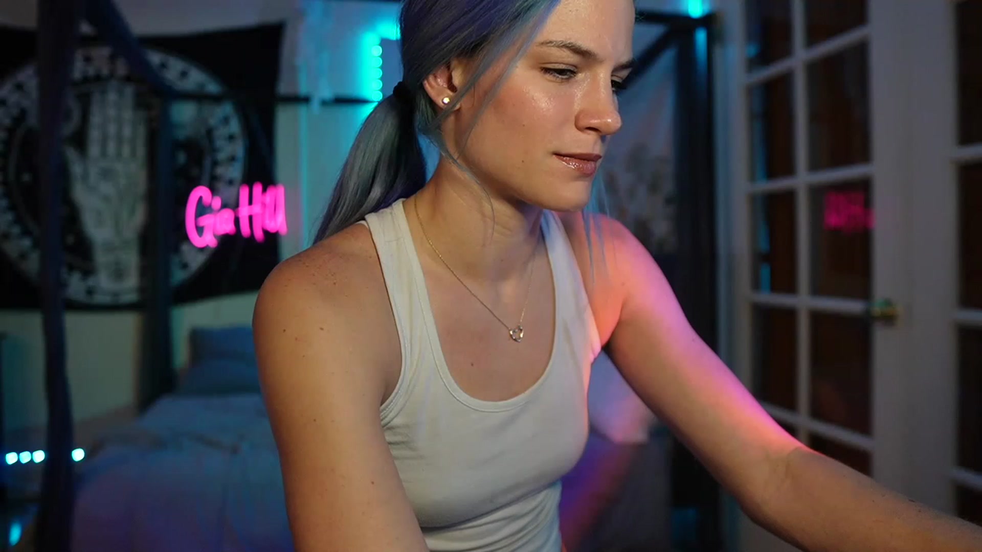 Gallery image thumbnail from Gia_Hill's myfreecams stream on, 04/28/2023, 24:46 image 2 of 20