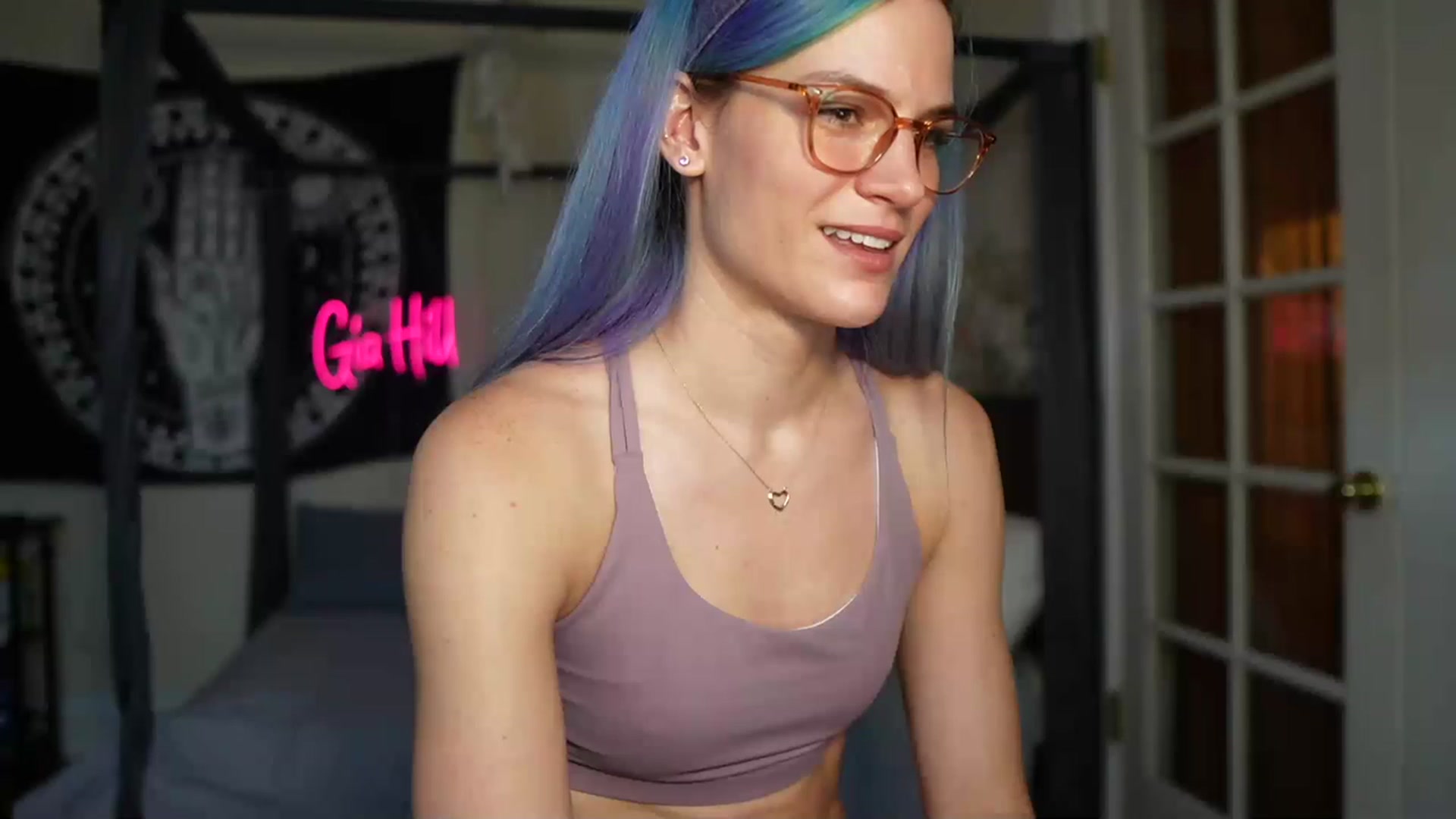 Gallery image thumbnail from Gia_Hill's myfreecams stream on, 05/03/2023, 24:57 image 5 of 20