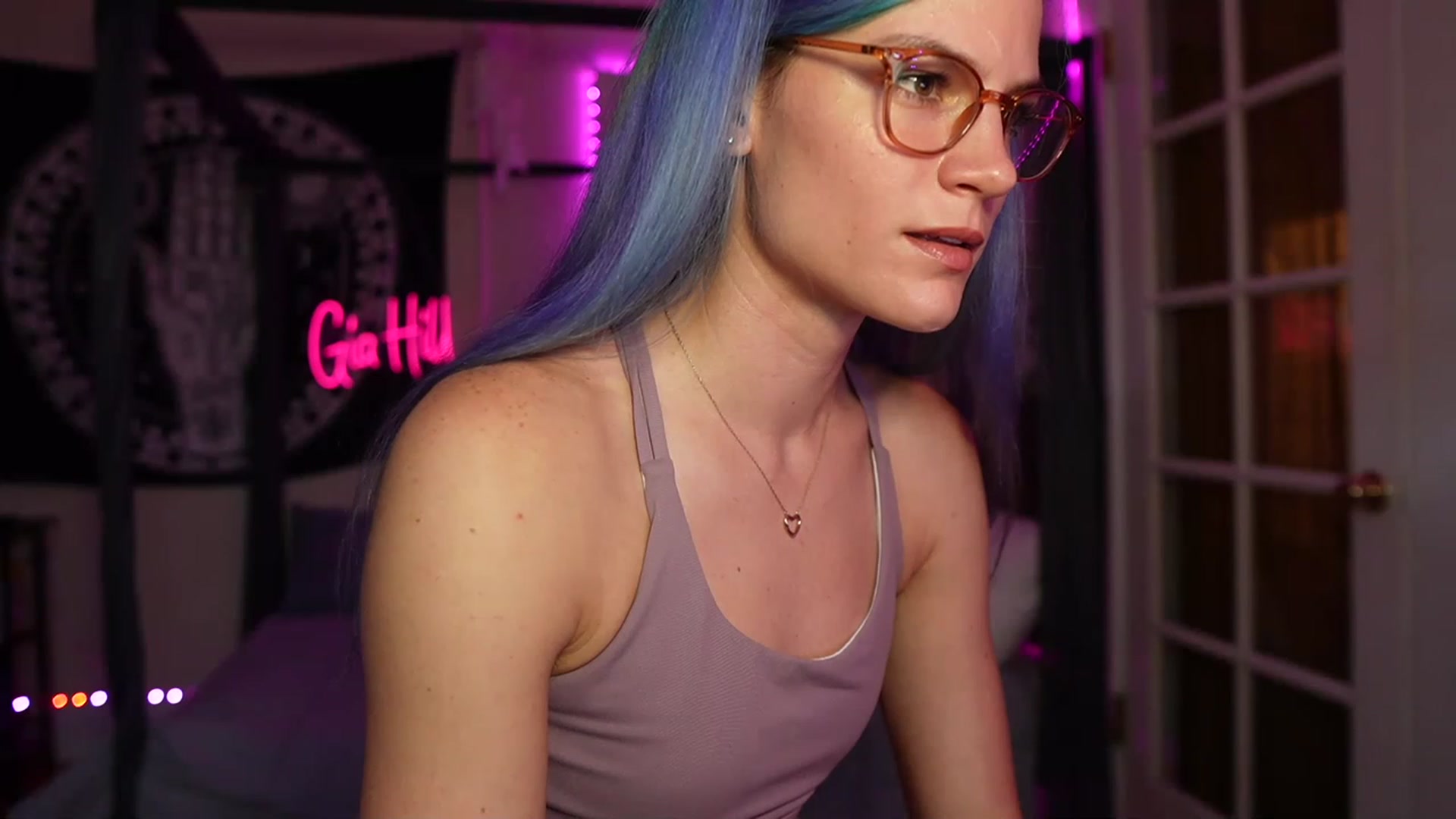 Gallery image thumbnail from Gia_Hill's myfreecams stream on, 05/03/2023, 24:57 image 8 of 20