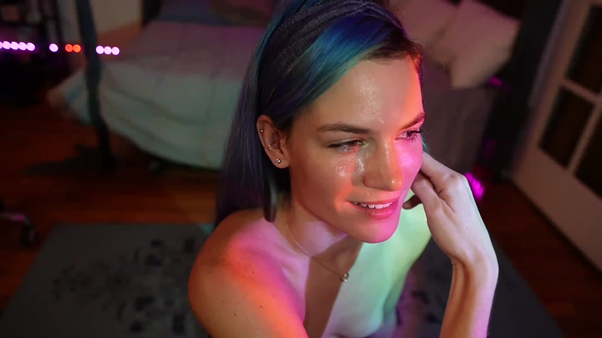 Gallery image thumbnail from Gia_Hill's myfreecams stream on, 05/03/2023, 24:57 image 14 of 20