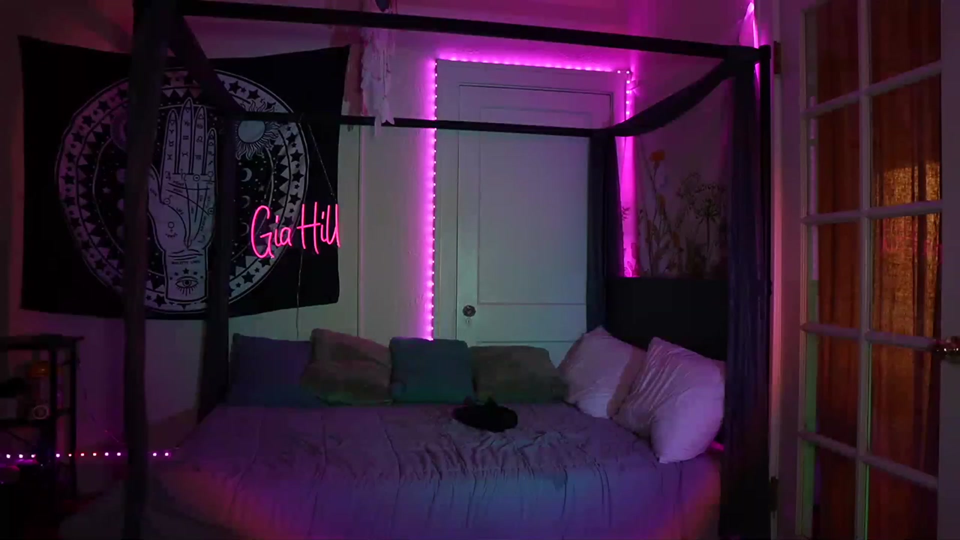 Gallery image thumbnail from Gia_Hill's myfreecams stream on, 05/03/2023, 02:31 image 12 of 20