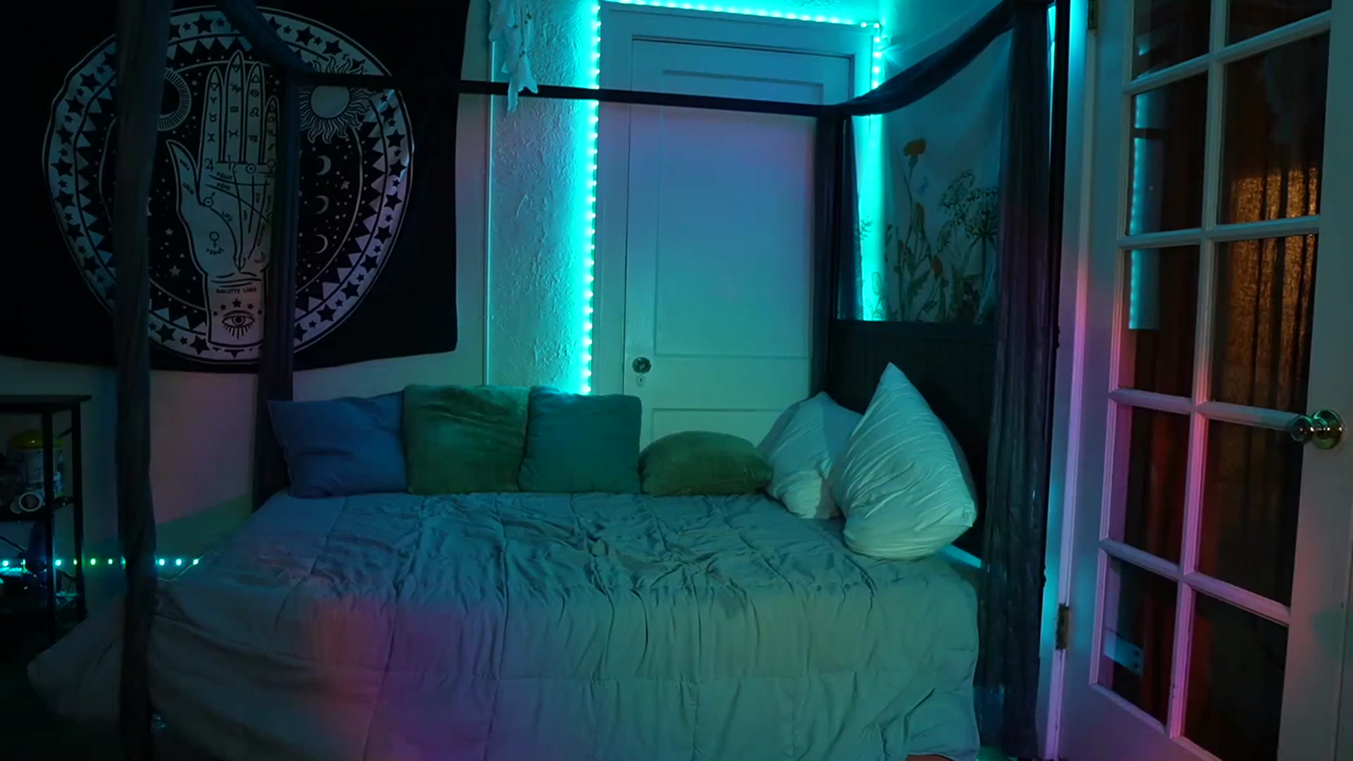 Gallery image thumbnail from Gia_Hill's myfreecams stream on, 05/04/2023, 03:14 image 10 of 20