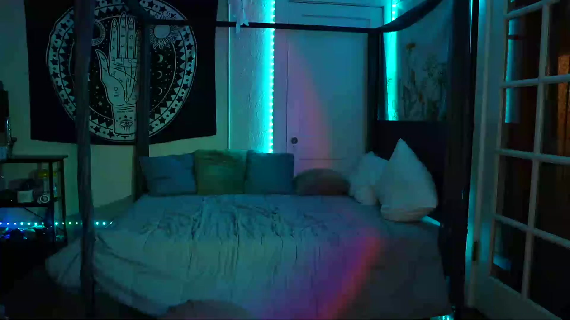 Gallery image thumbnail from Gia_Hill's myfreecams stream on, 05/04/2023, 05:15 image 5 of 20