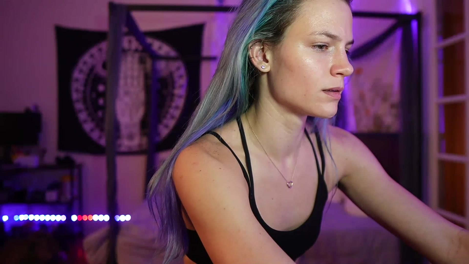 Gallery image thumbnail from Gia_Hill's myfreecams stream on, 05/05/2023, 04:10 image 8 of 20