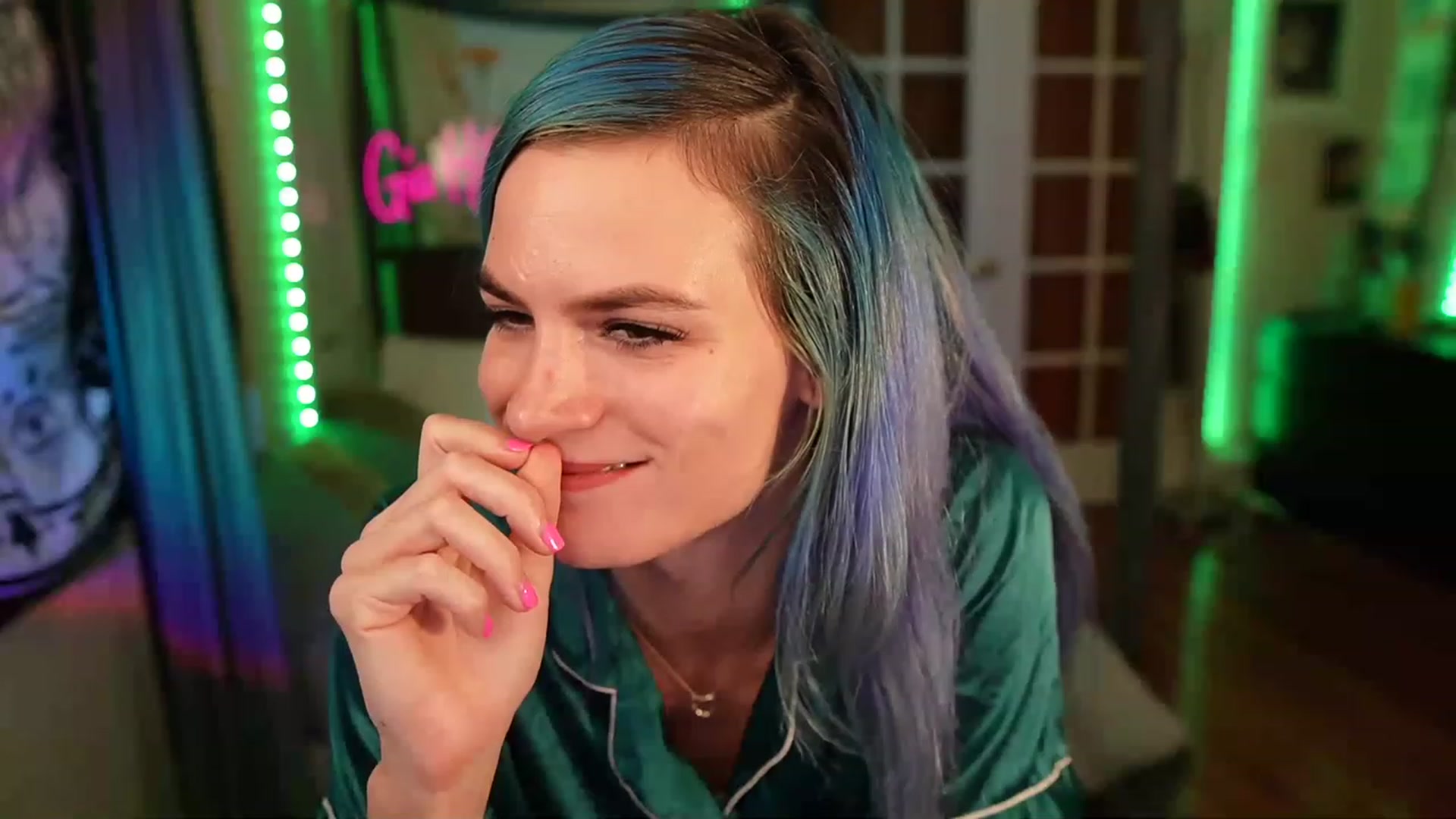Gallery image thumbnail from Gia_Hill's myfreecams stream on, 05/06/2023, 01:06 image 11 of 20
