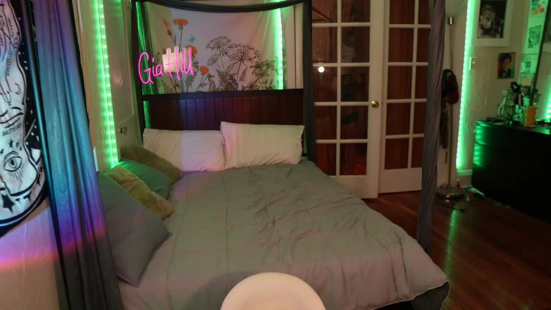 Gallery image thumbnail from Gia_Hill's myfreecams stream on, 05/06/2023, 02:23 image 1 of 20