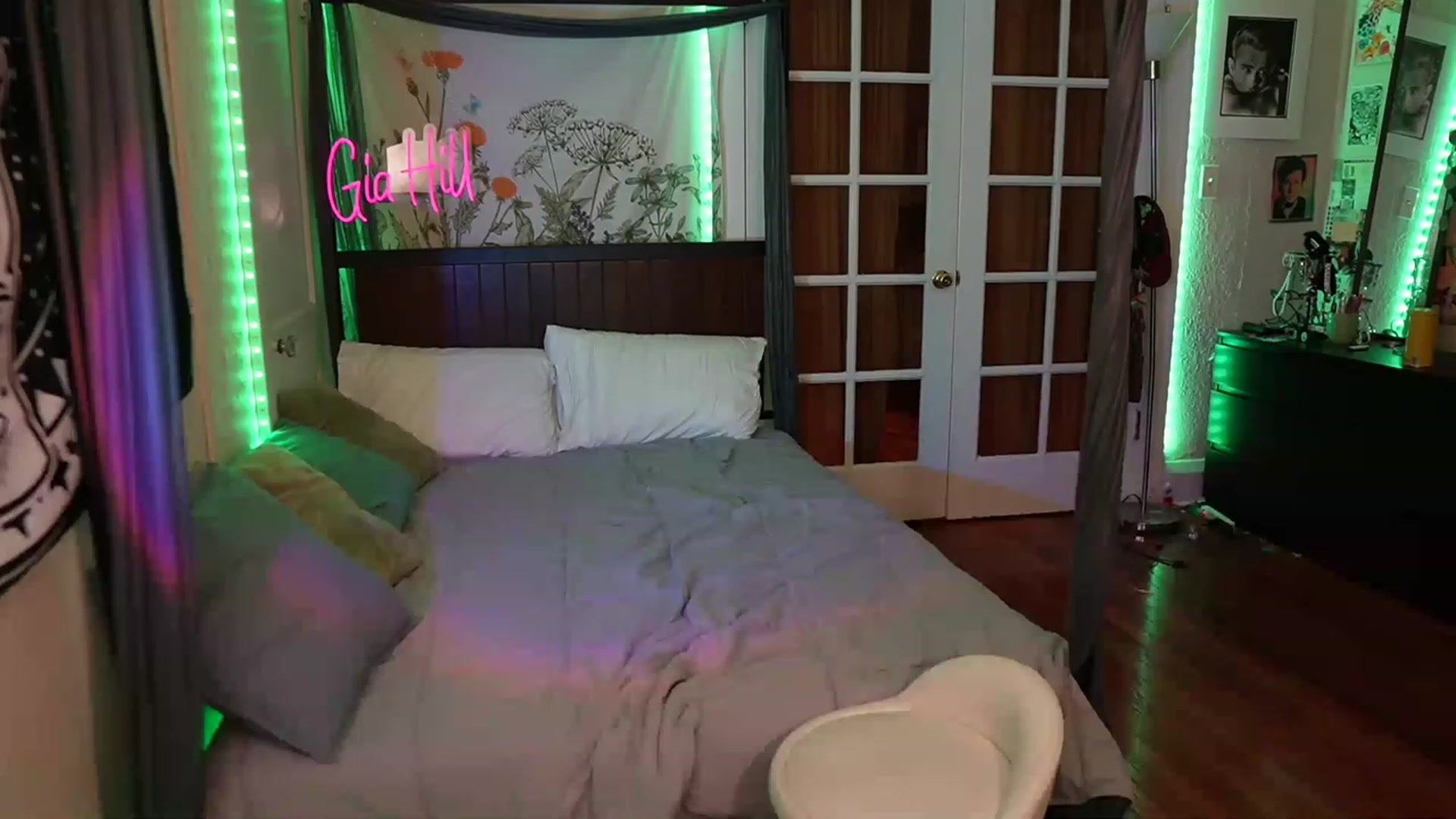 Gallery image thumbnail from Gia_Hill's myfreecams stream on, 05/06/2023, 04:48 image 12 of 20