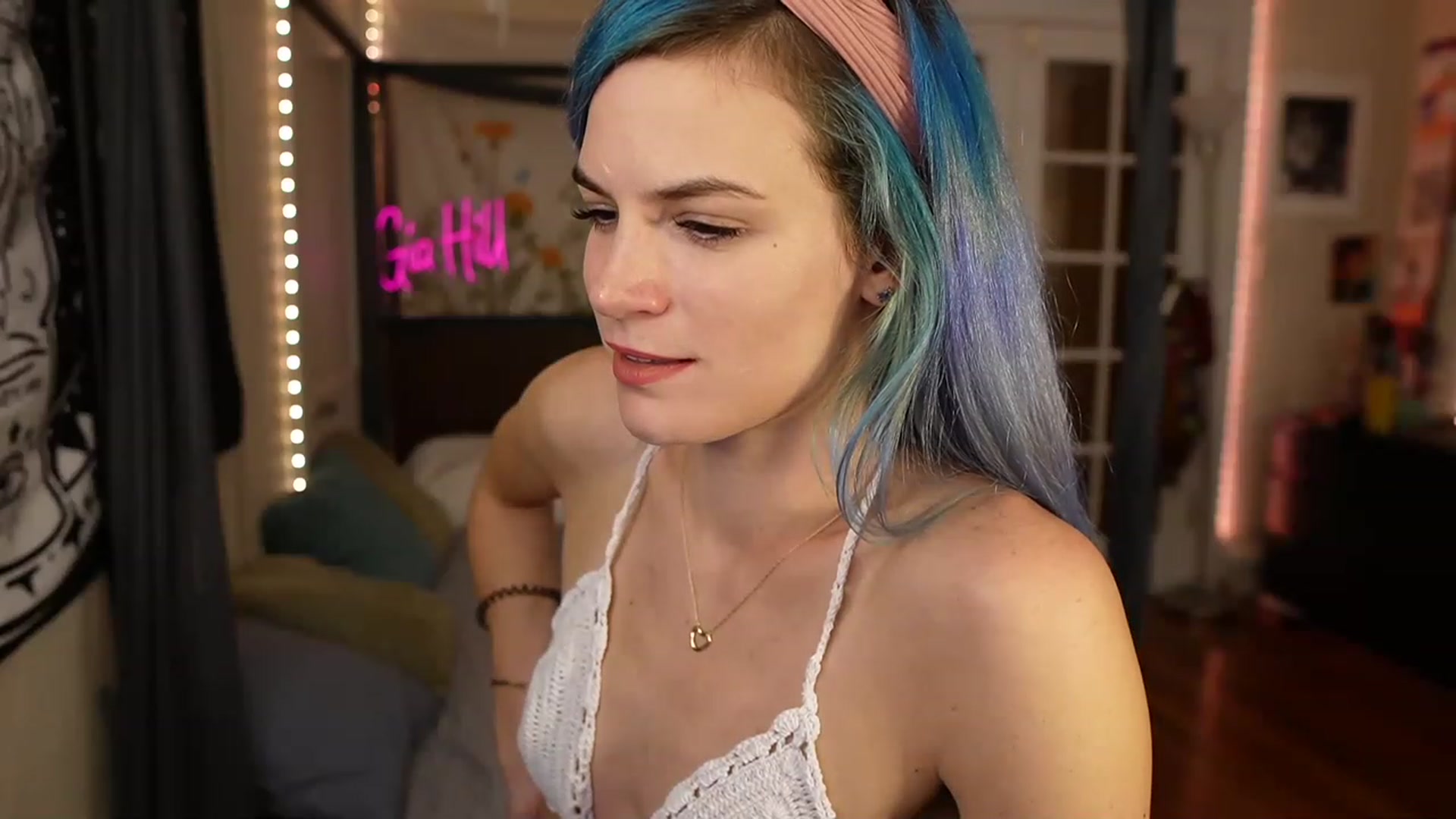 Gallery image thumbnail from Gia_Hill's myfreecams stream on, 05/21/2023, 02:11 image 17 of 20