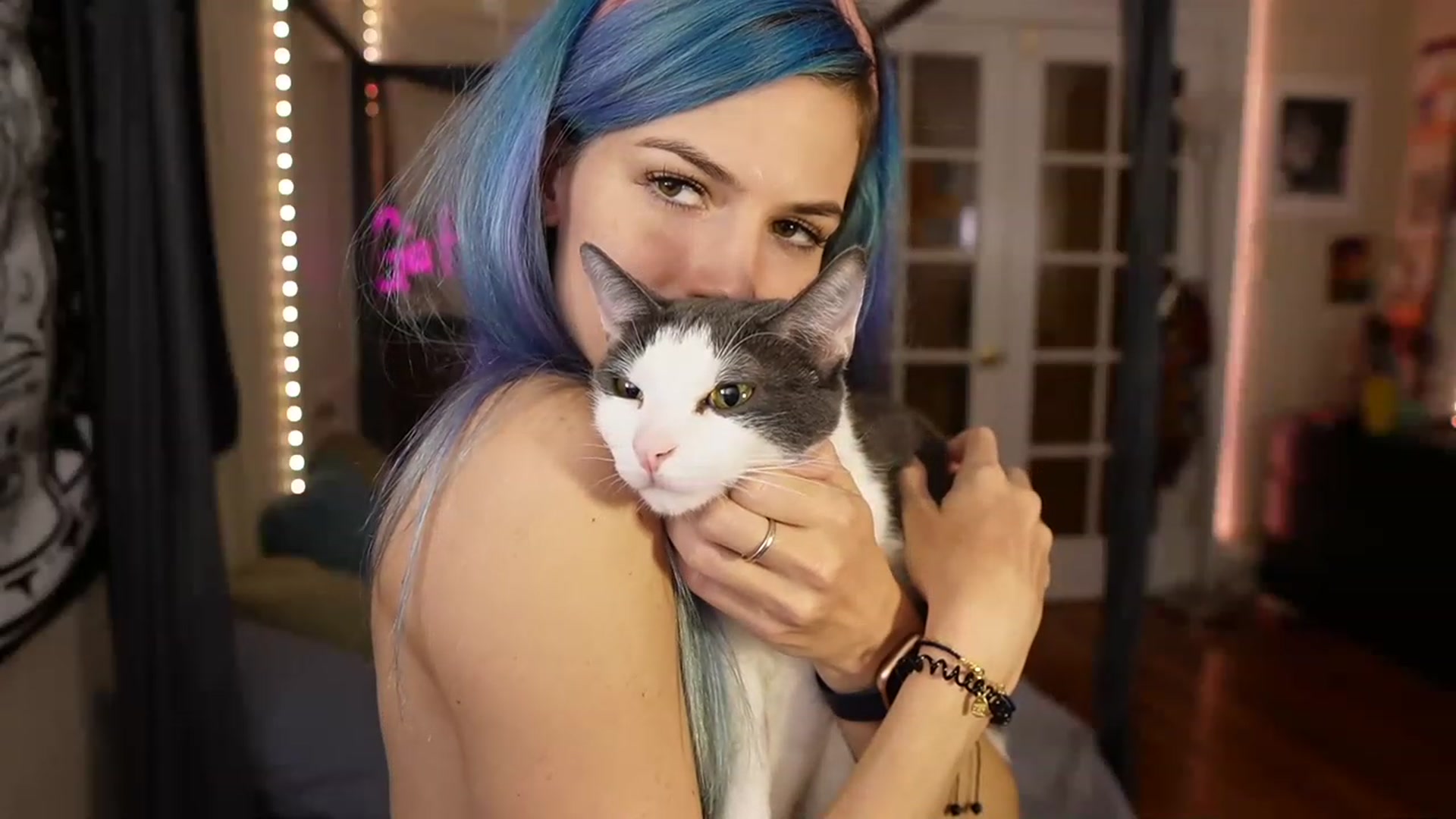 Gallery image thumbnail from Gia_Hill's myfreecams stream on, 05/21/2023, 02:11 image 19 of 20