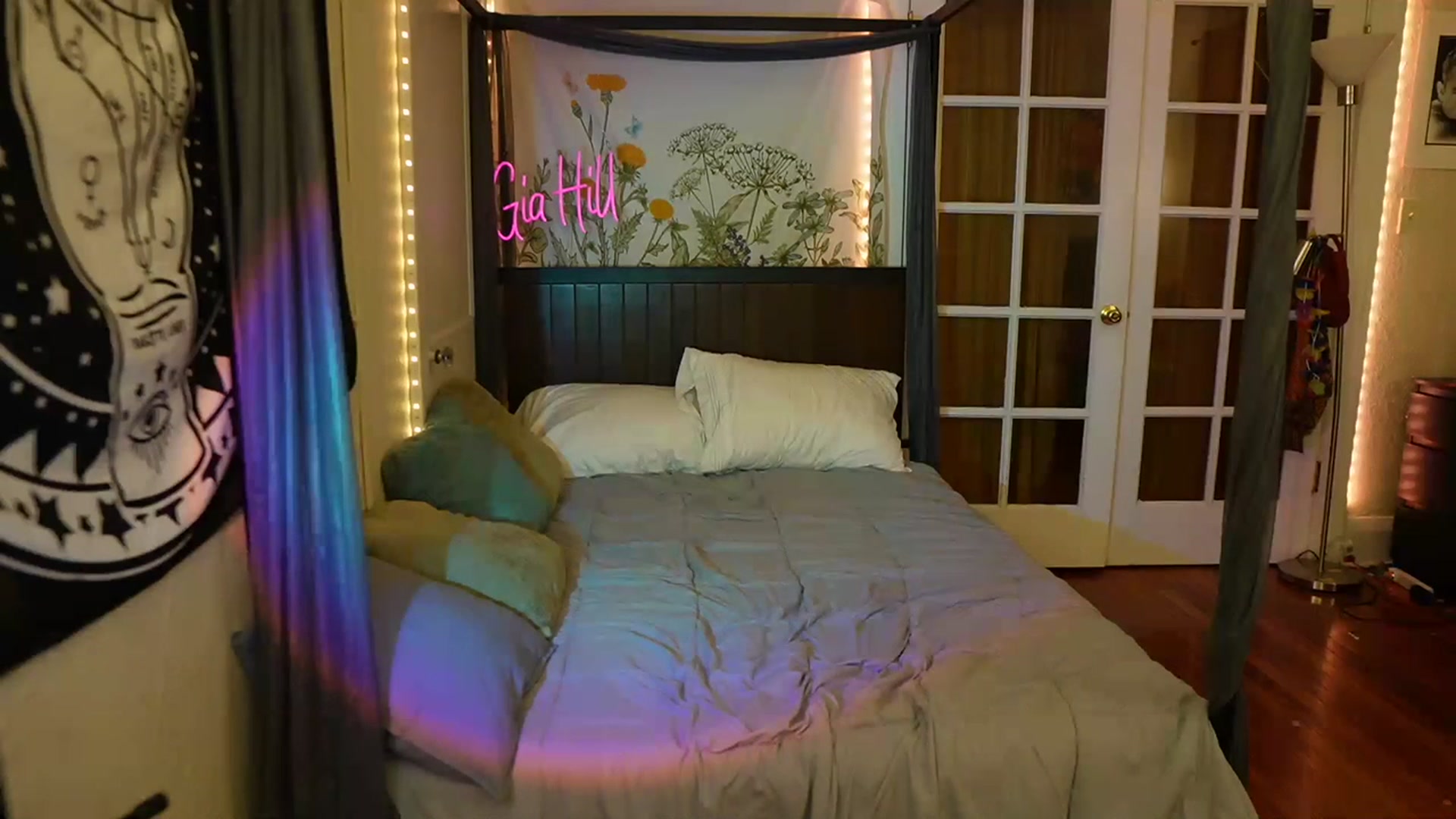 Gallery image thumbnail from Gia_Hill's myfreecams stream on, 05/21/2023, 04:23 image 11 of 20