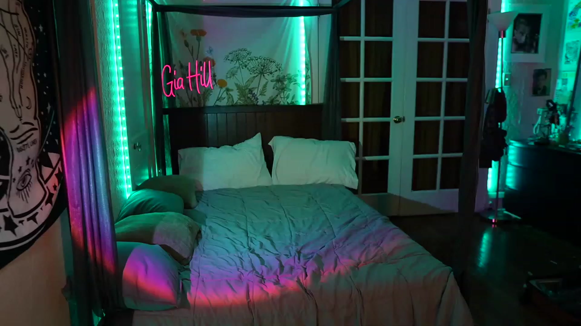 Gallery image thumbnail from Gia_Hill's myfreecams stream on, 05/25/2023, 03:31 image 17 of 20
