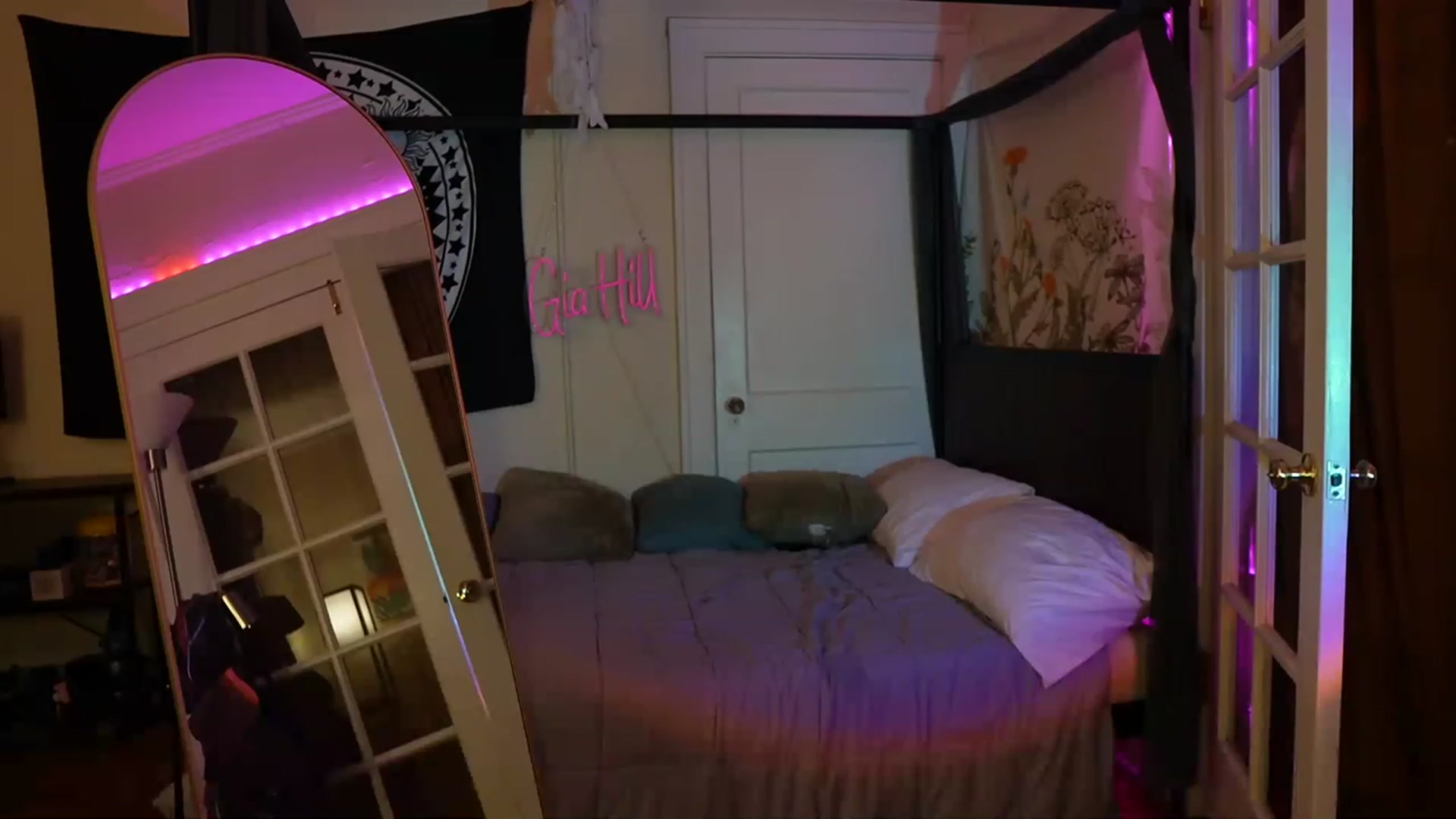 Gallery image thumbnail from Gia_Hill's myfreecams stream on, 05/31/2023, 02:30 image 6 of 20
