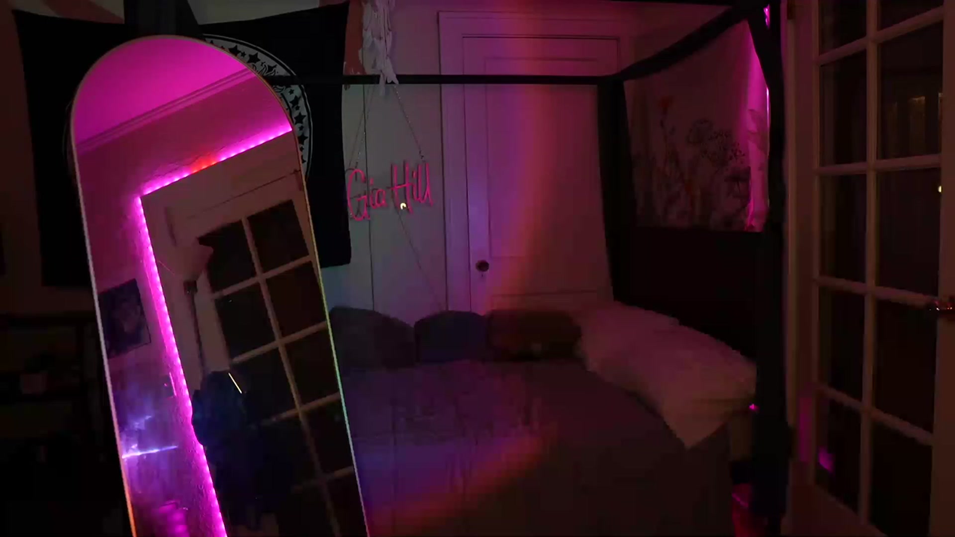 Gallery image thumbnail from Gia_Hill's myfreecams stream on, 05/31/2023, 03:11 image 6 of 20